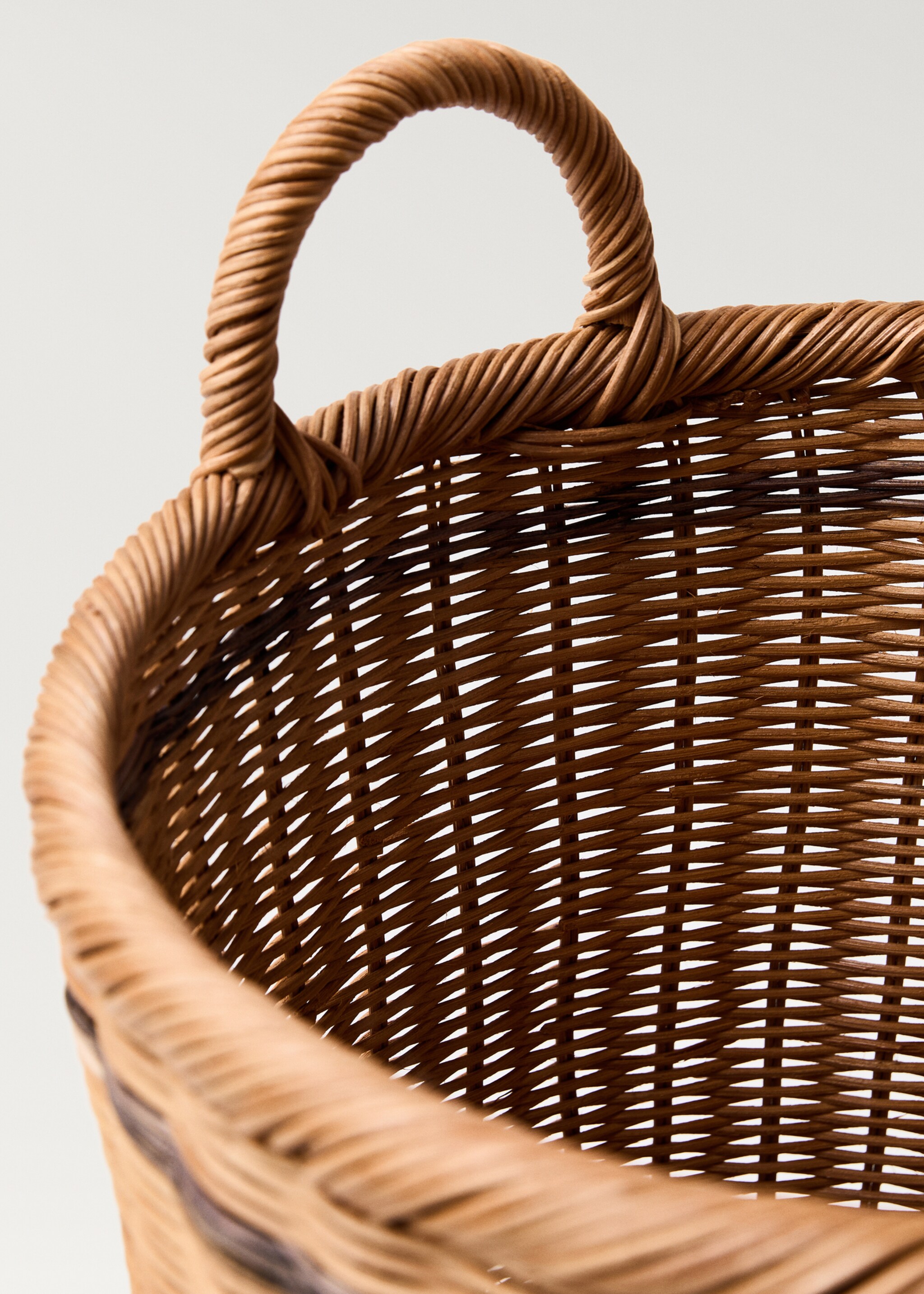Large round rattan basket with handles - Details of the article 2