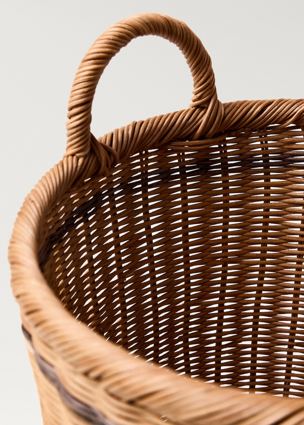Medium round rattan basket with handles
