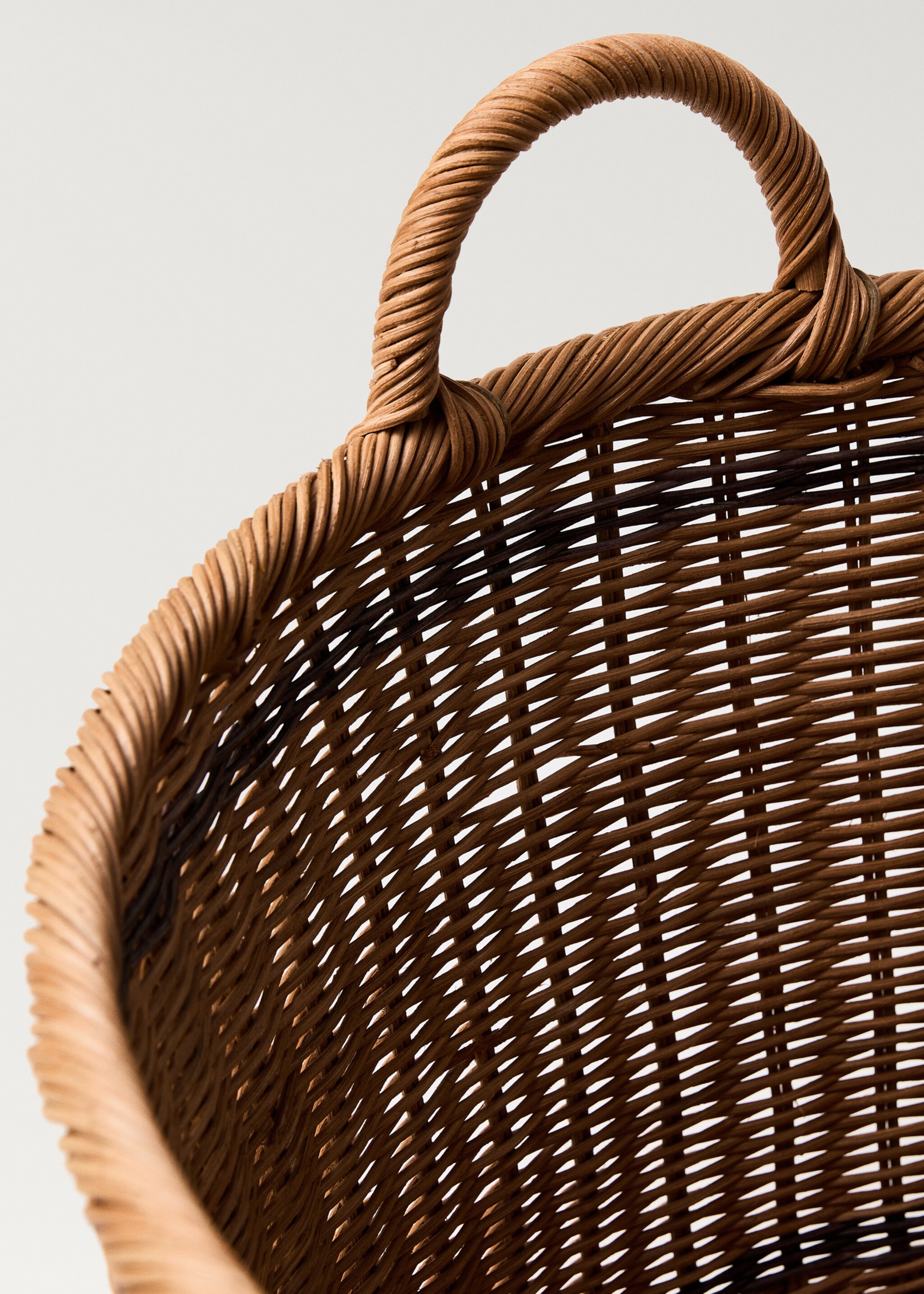 Mittelgroßer runder Rattankorb mit Henkel - Detail des Artikels 2