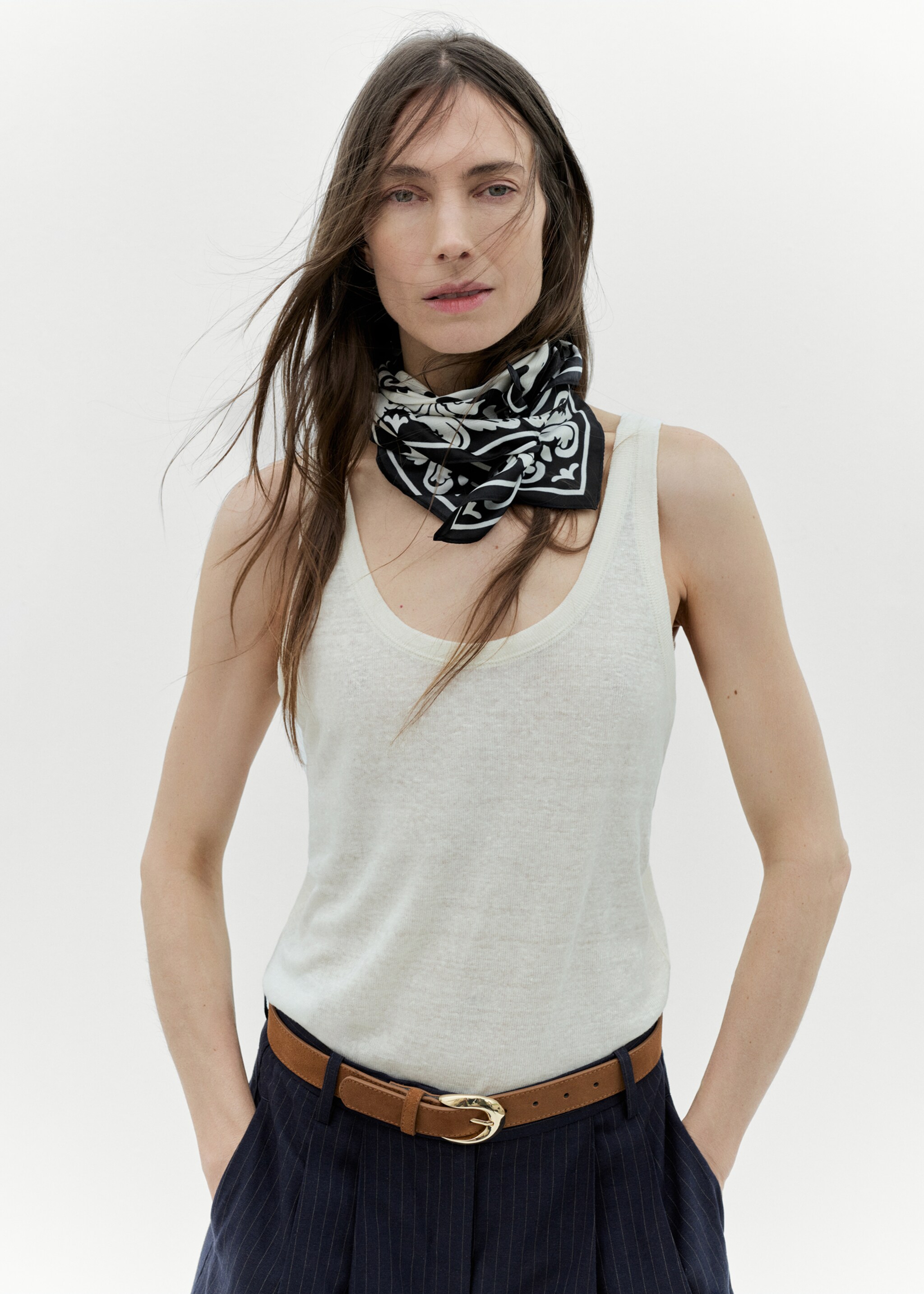 Bicolour printed scarf - Details of the article 9