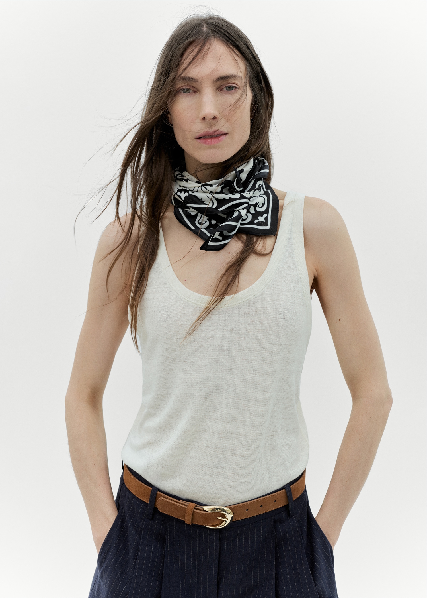 Bicolour printed scarf - Details of the article 9