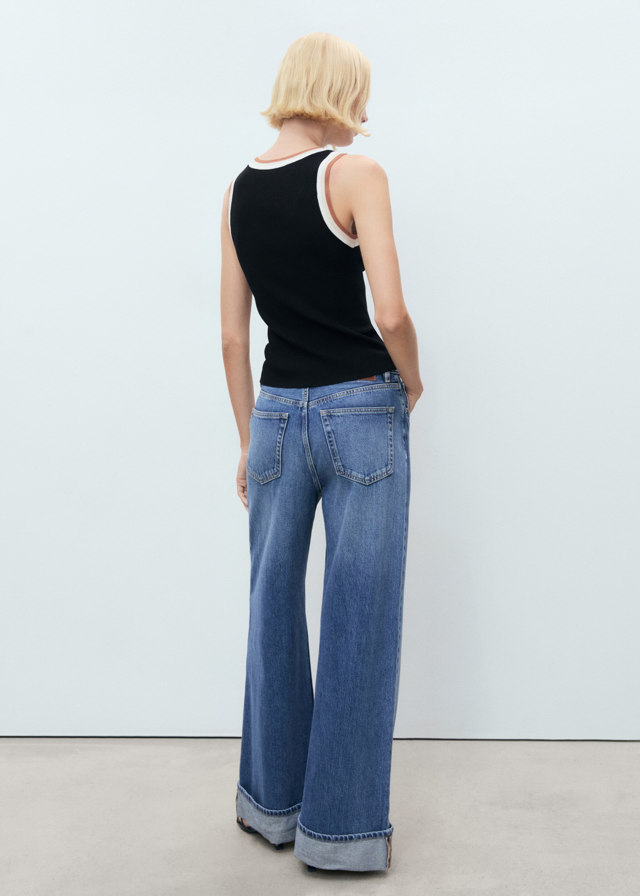 Knitted top with contrast details - Reverse of the article