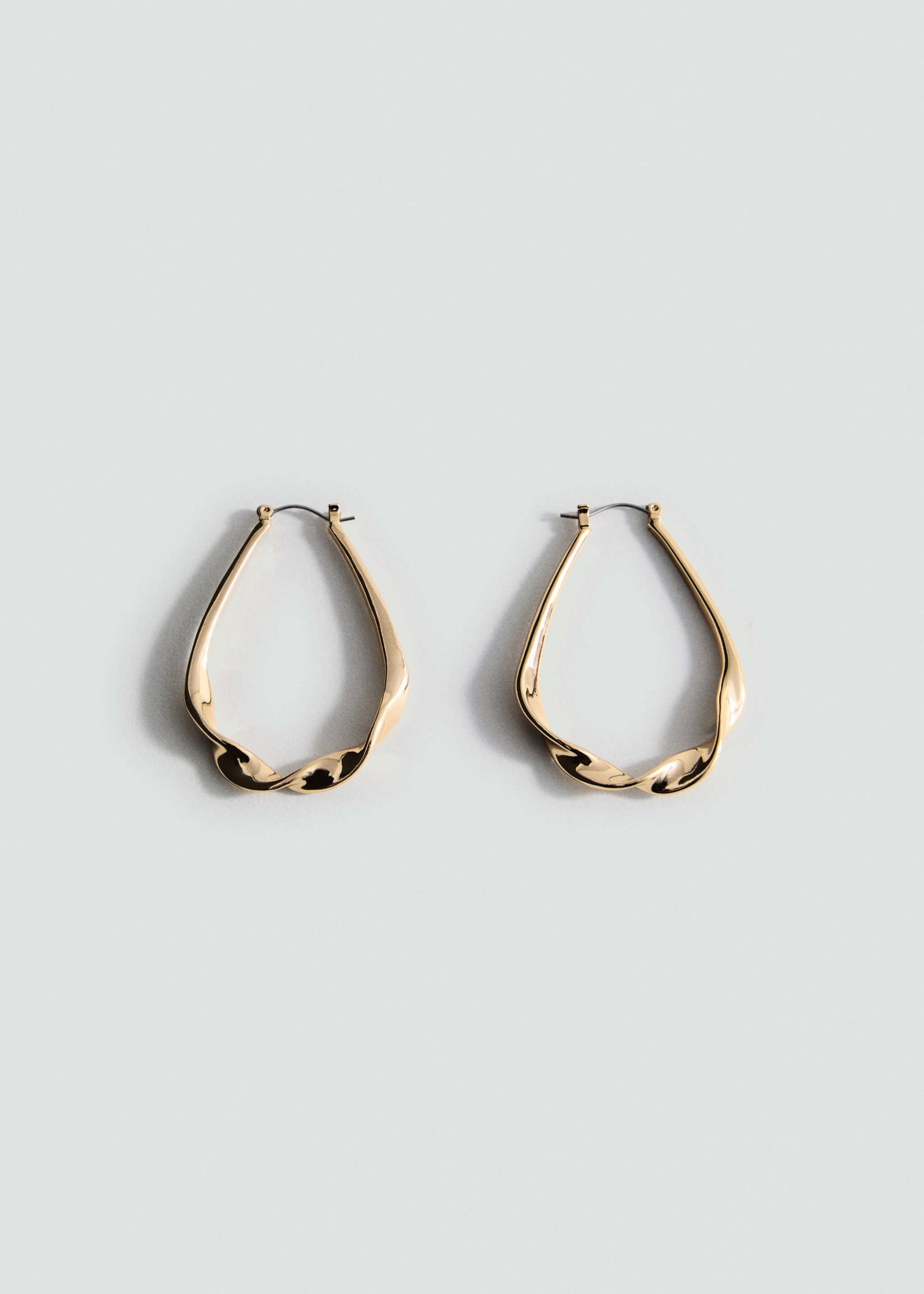 Twisted hoop earrings - Article without model