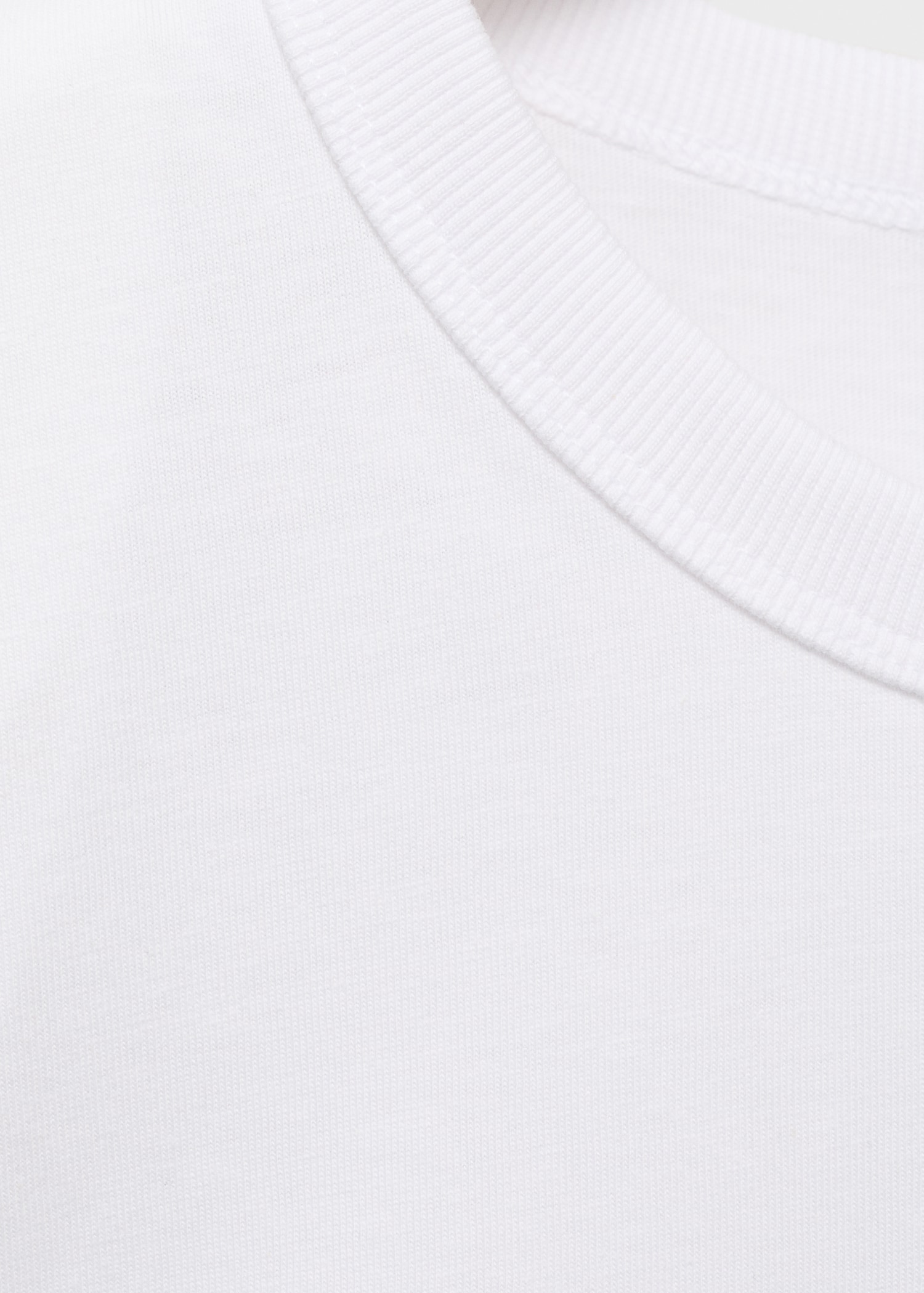 Short-sleeved t-shirt with shoulder pads - Details of the article 8