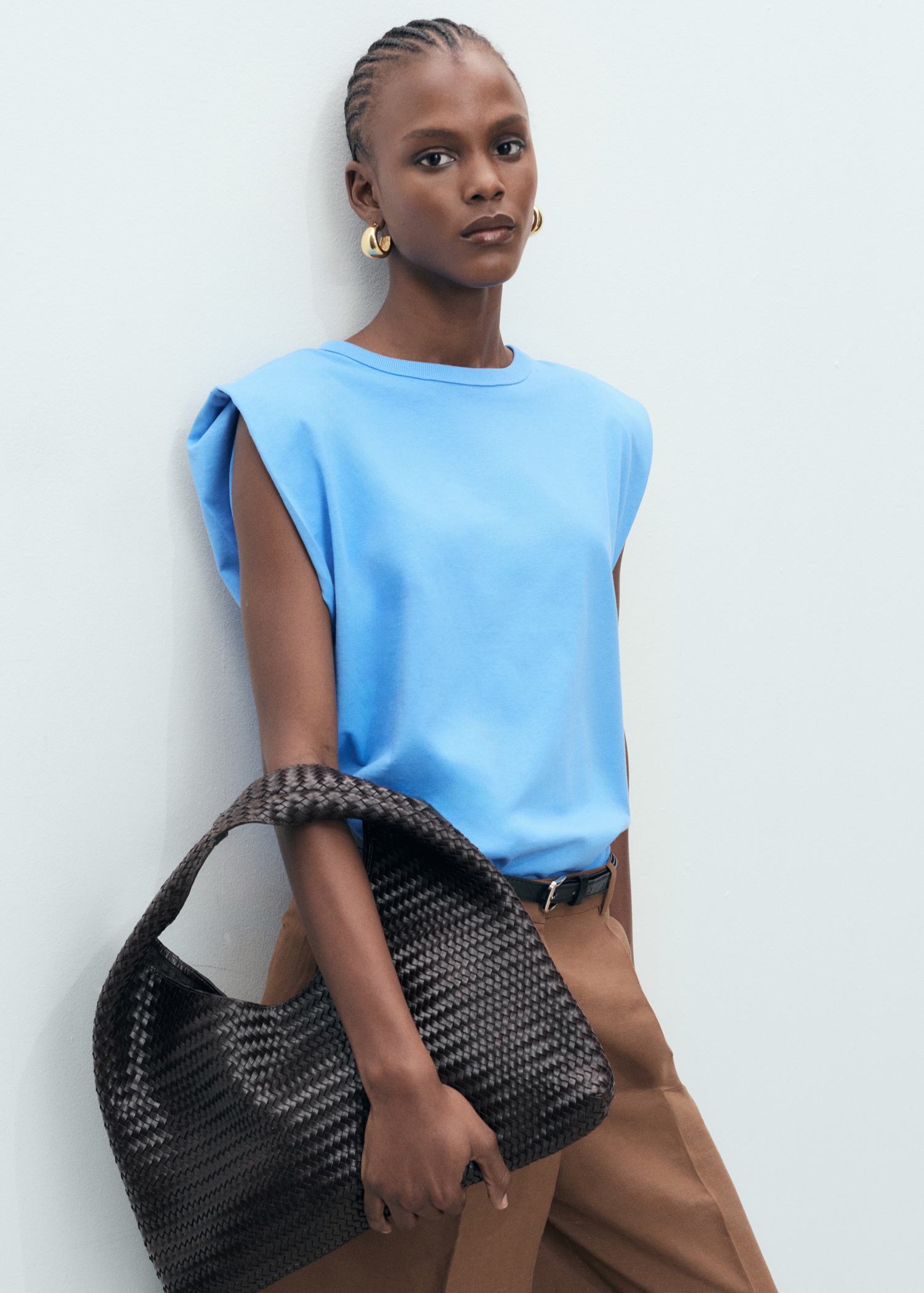 Short-sleeved t-shirt with shoulder pads - Medium plane