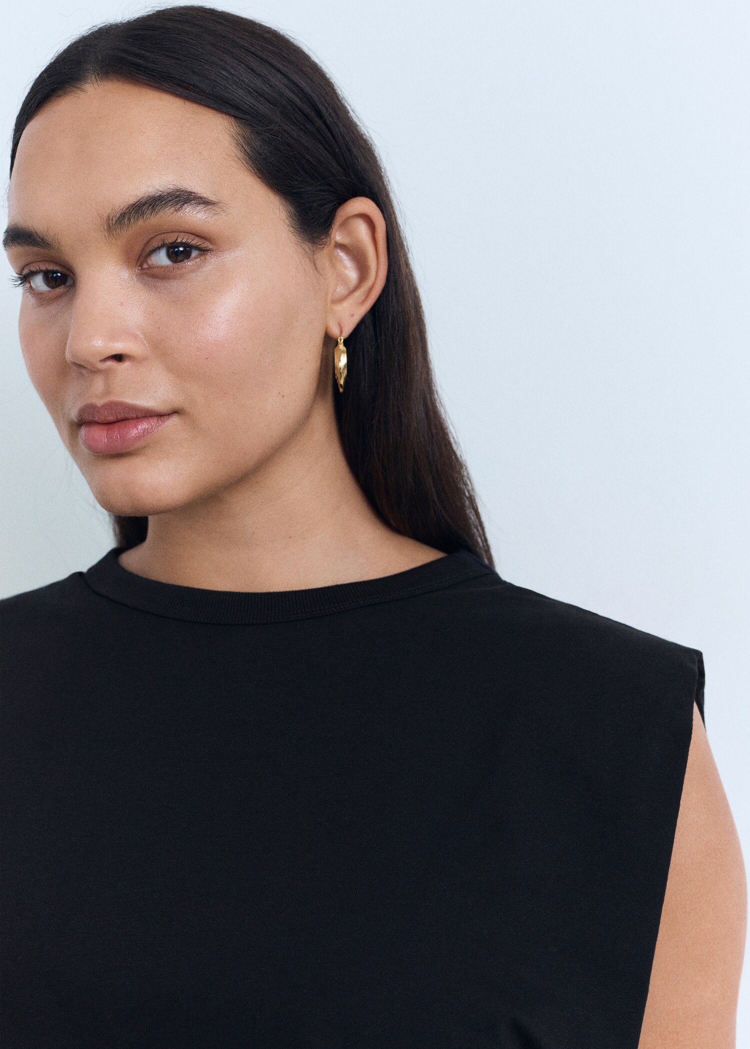 Short-sleeved t-shirt with shoulder pads - Details of the article 4