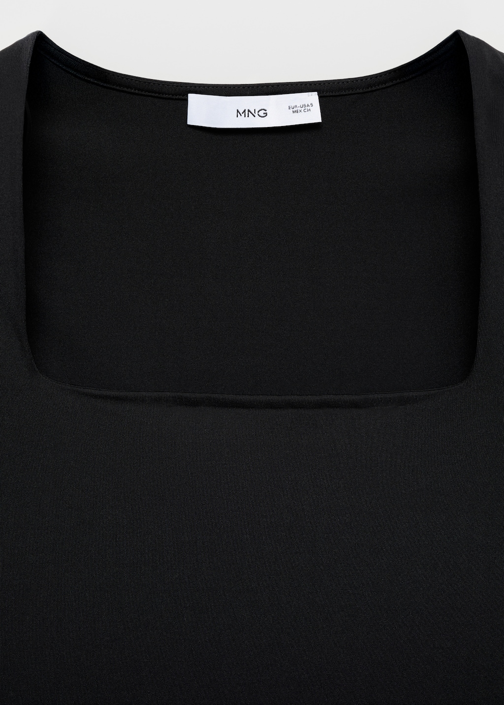 Fitted top with wide straps