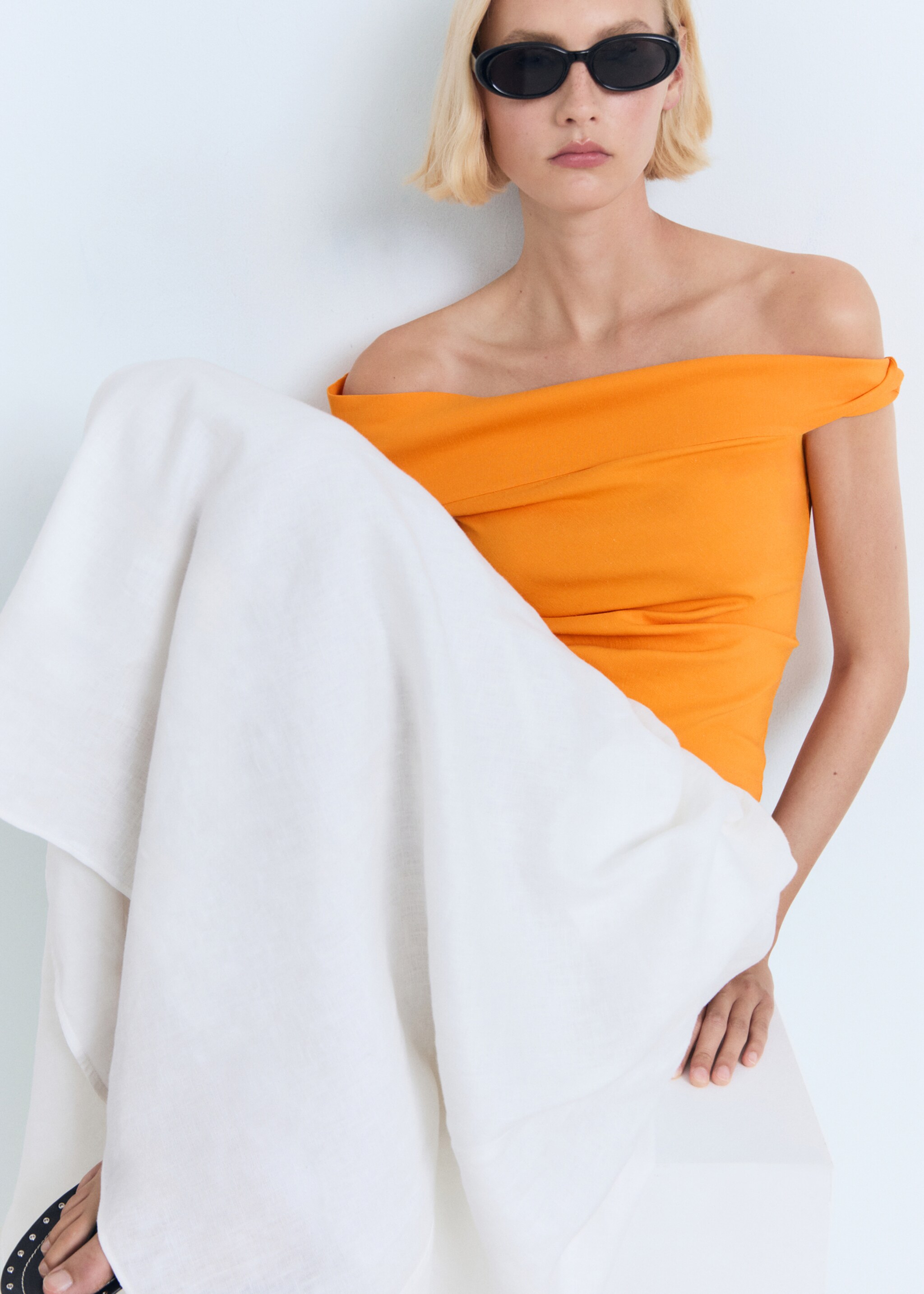 Asymmetrical strapless top - Details of the article 6