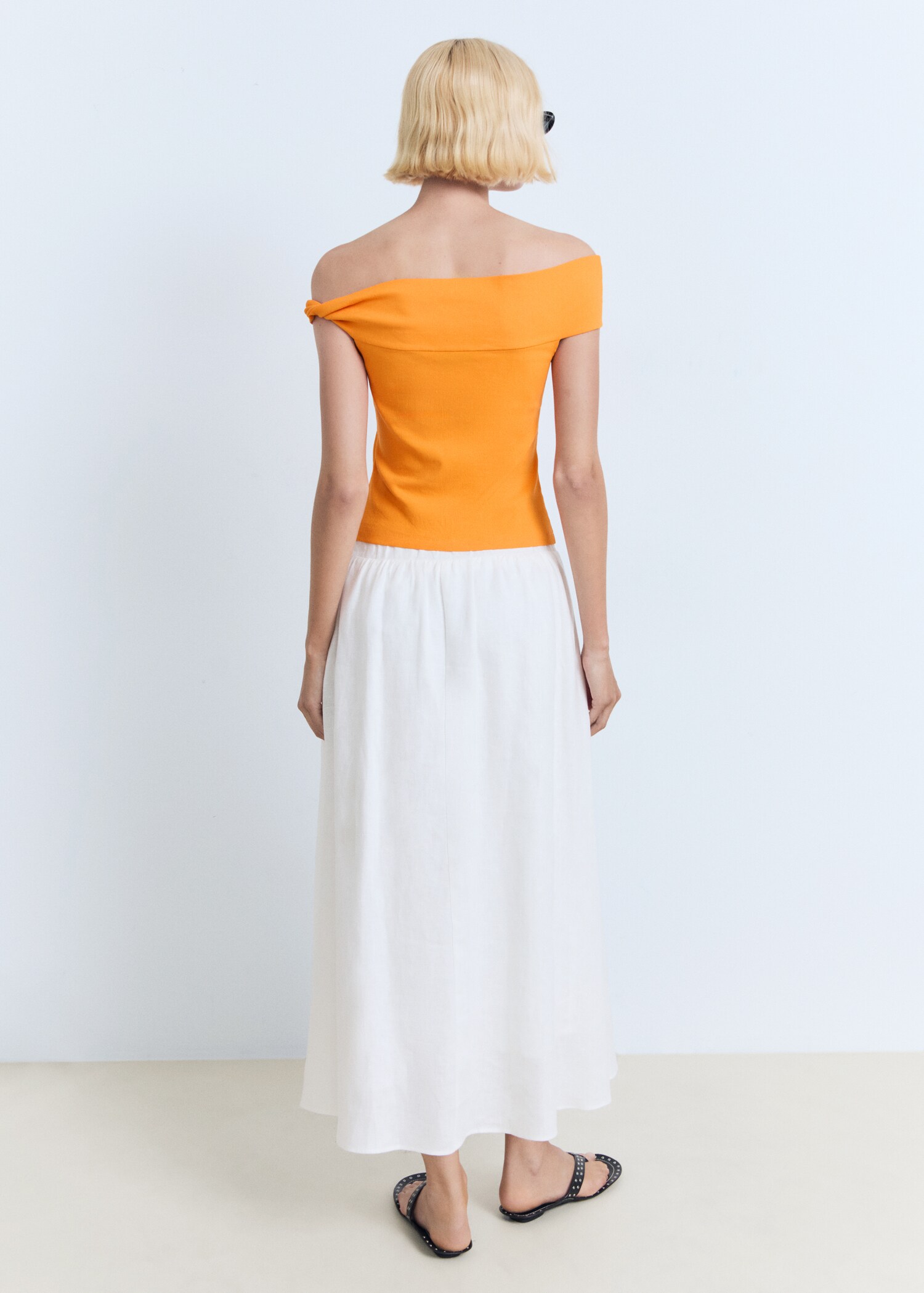 Asymmetrical strapless top - Reverse of the article