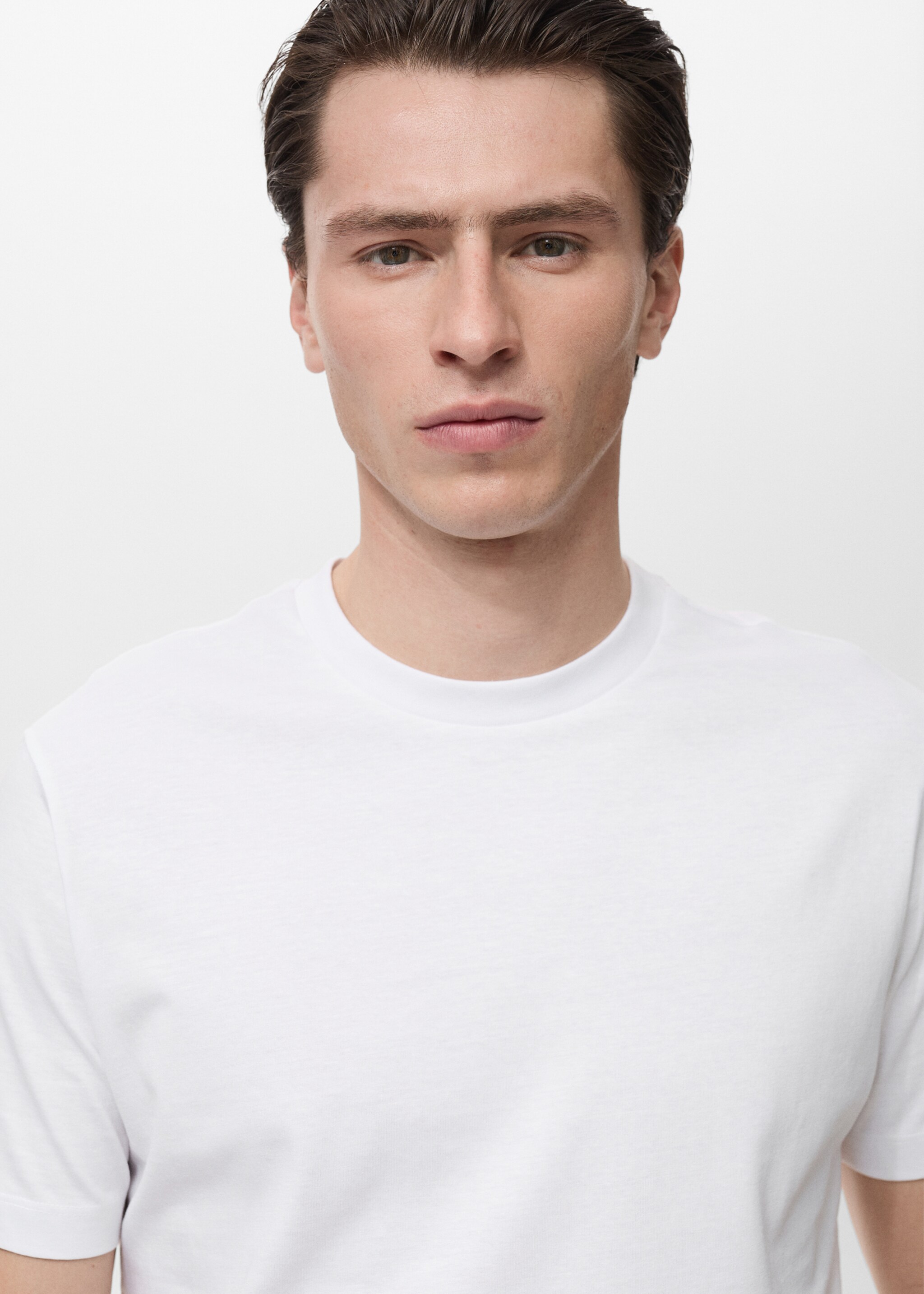 Camiseta slim fit 100% algodón - Detalle del artículo 1