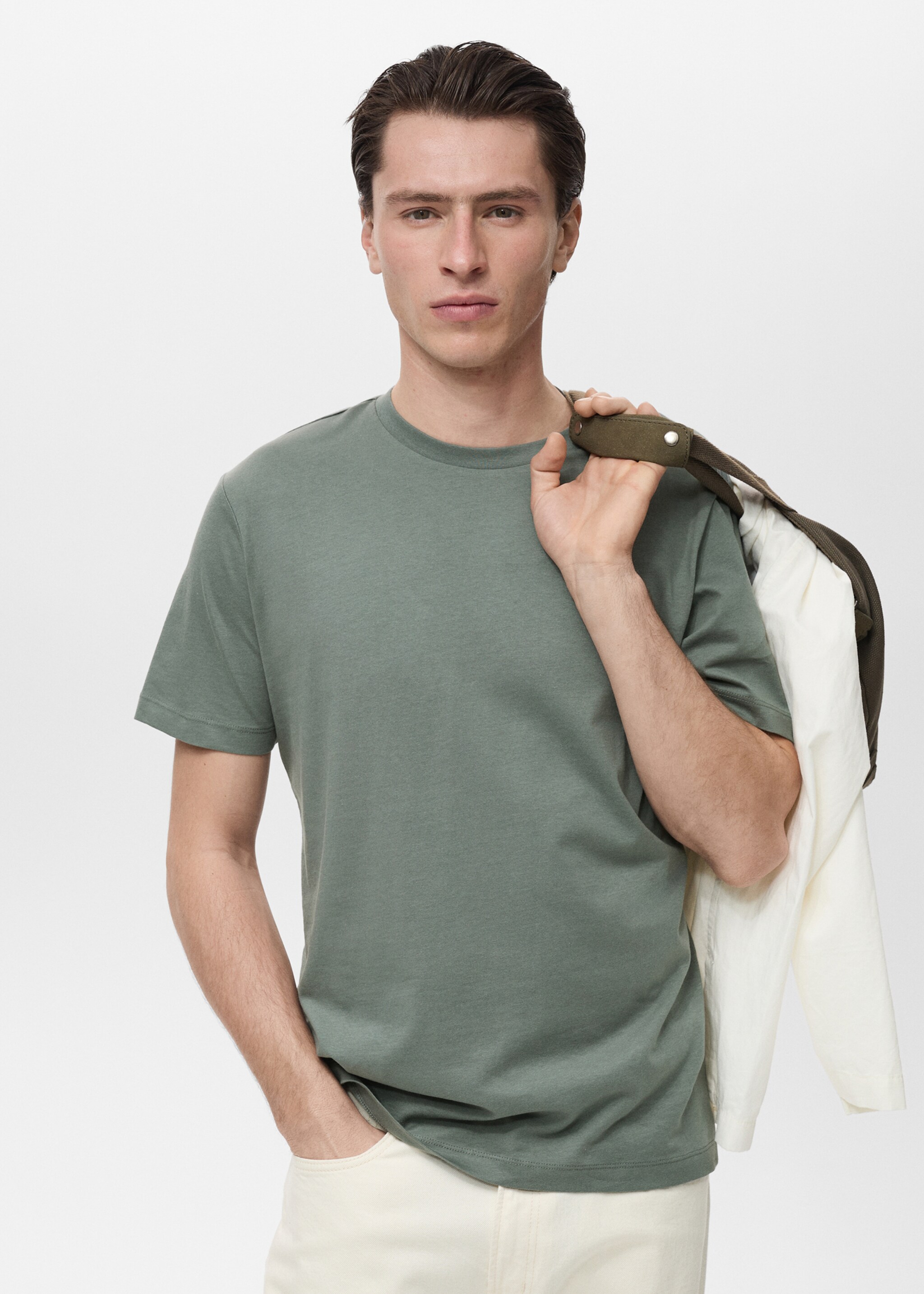 Camiseta slim fit 100% algodón - Plano medio