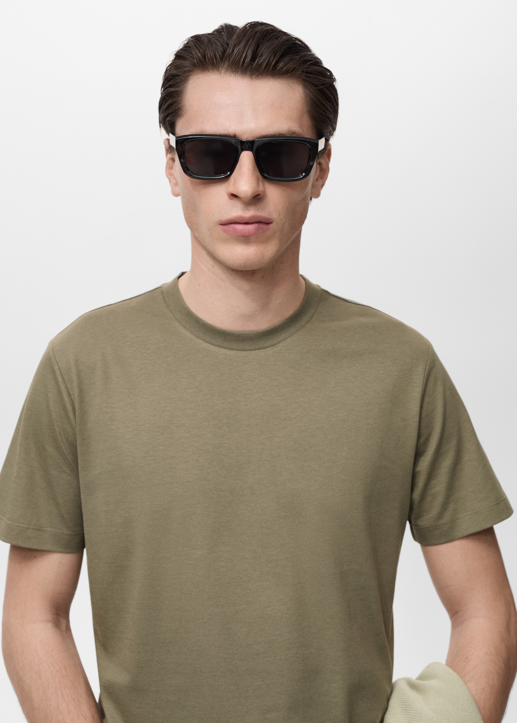 Camiseta slim fit 100% algodón - Detalle del artículo 1