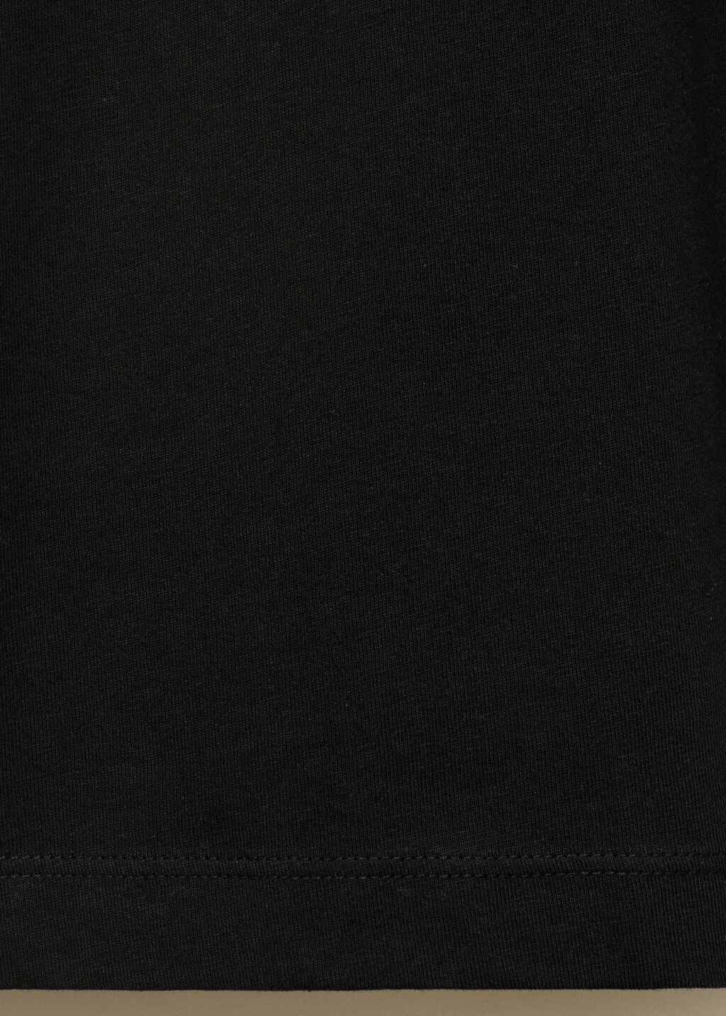 100% cotton slim-fit t-shirt