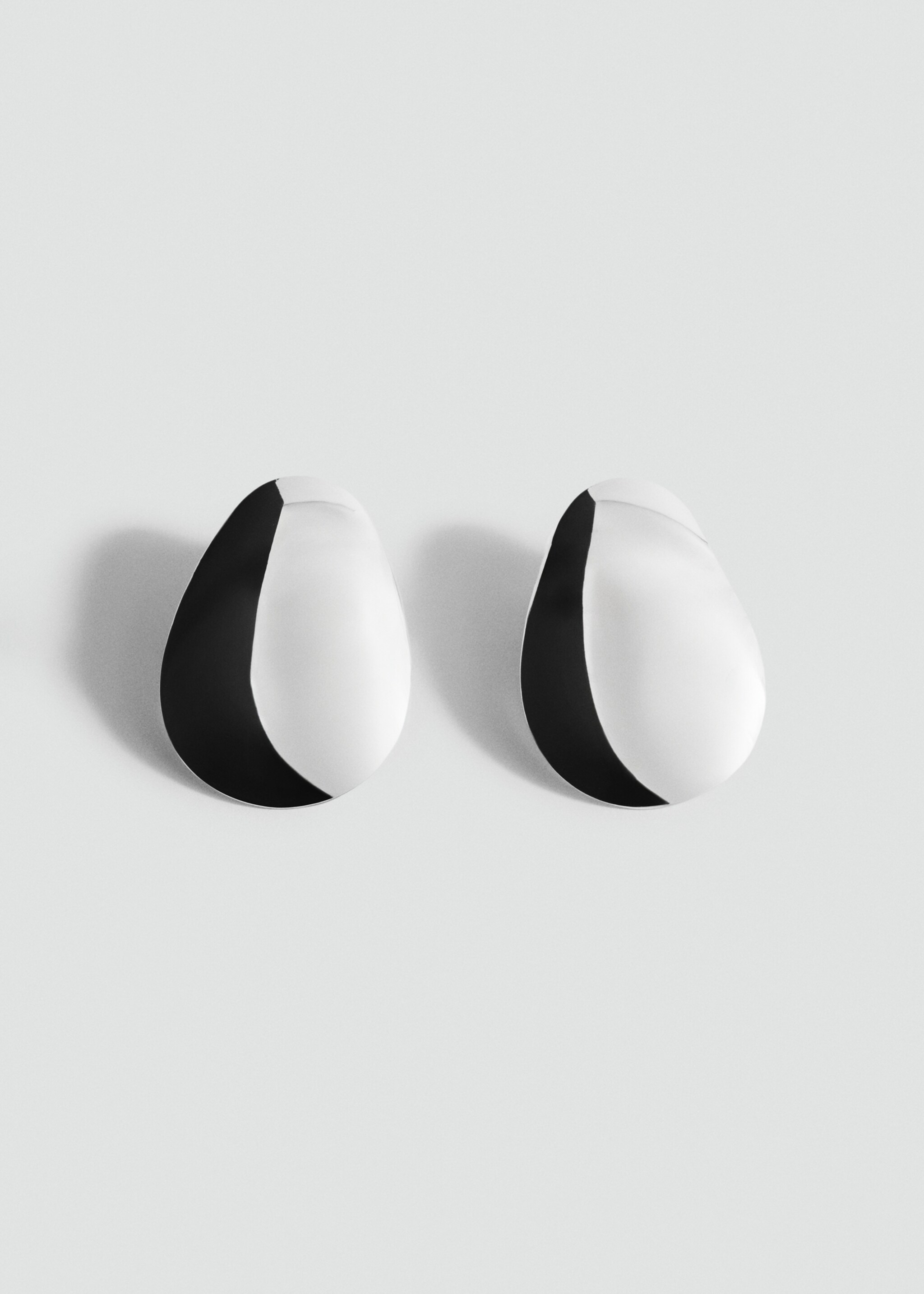 Maxi oval design earrings - Article without model