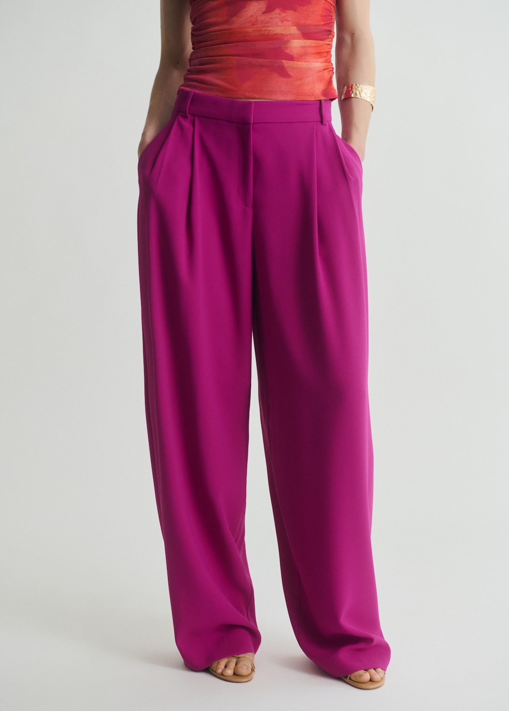 Pleat detail pants