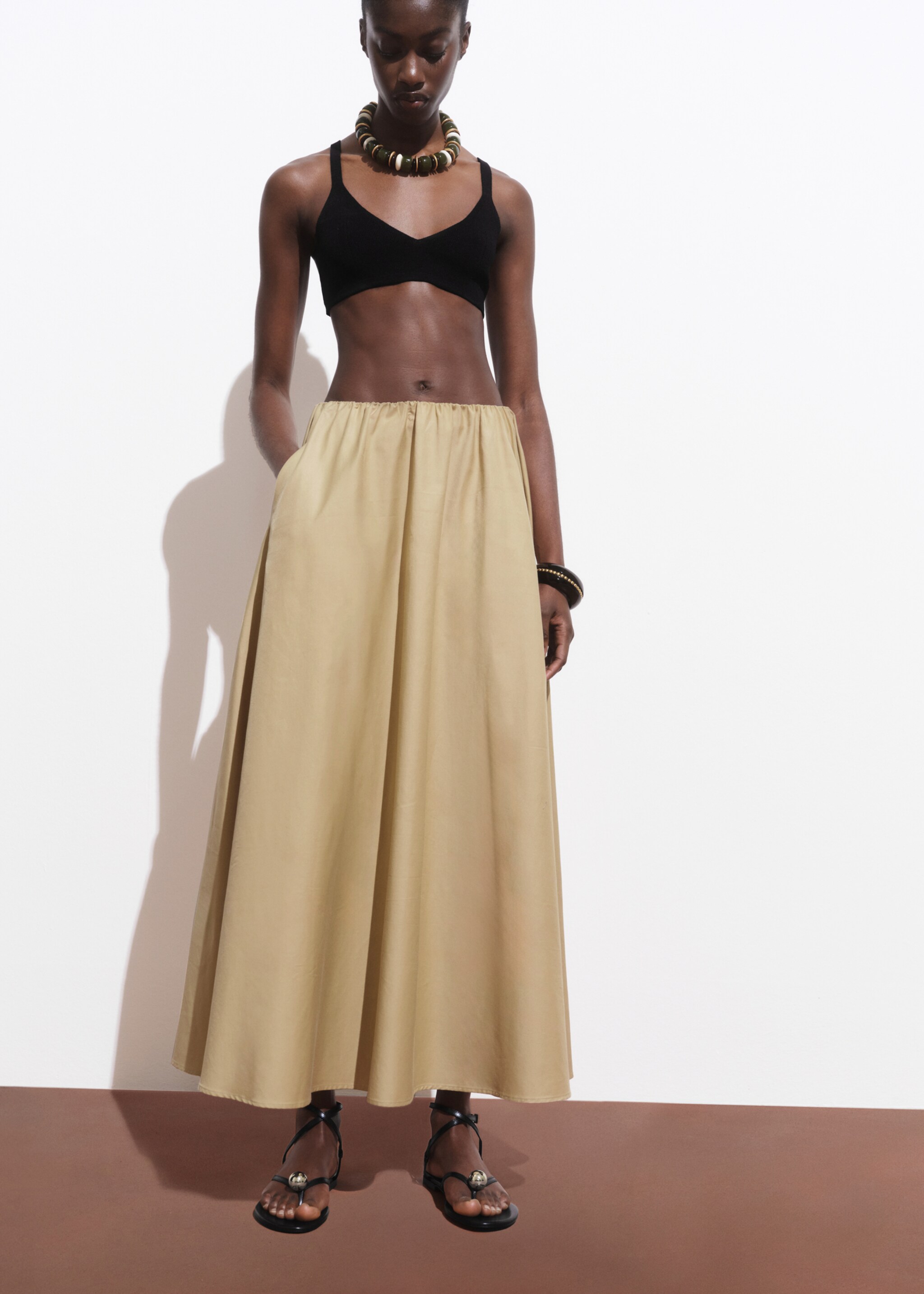 Knitted crop top - Details of the article 2, Black. Ref: 17031267-00.