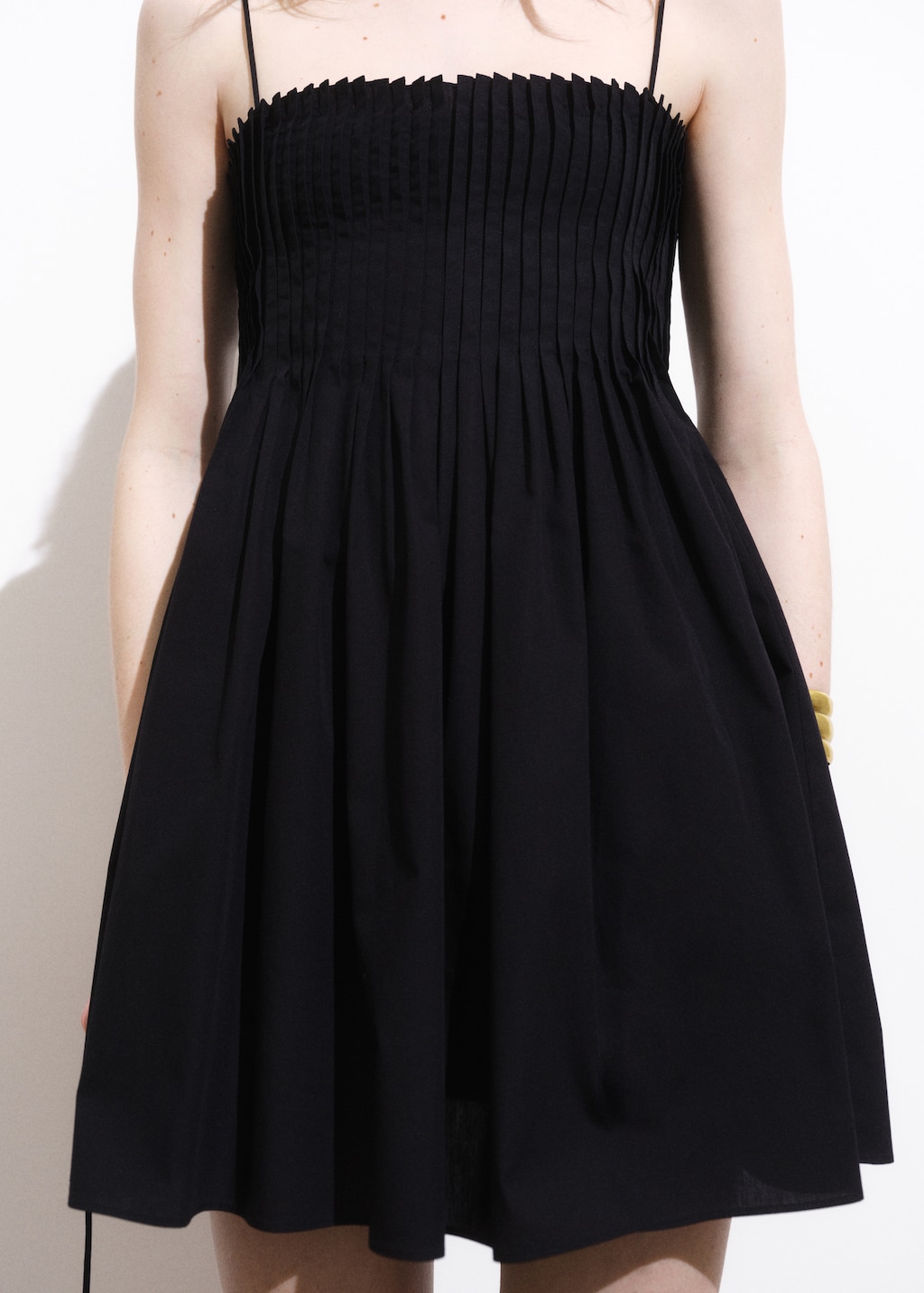 Cotton dress with pleats