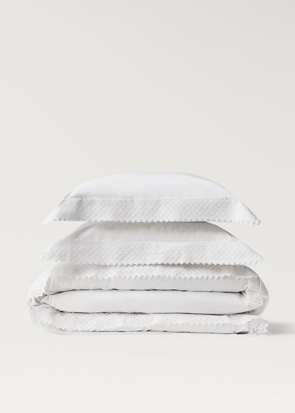 Duvet cover with lace detail for 180/200 cm bed