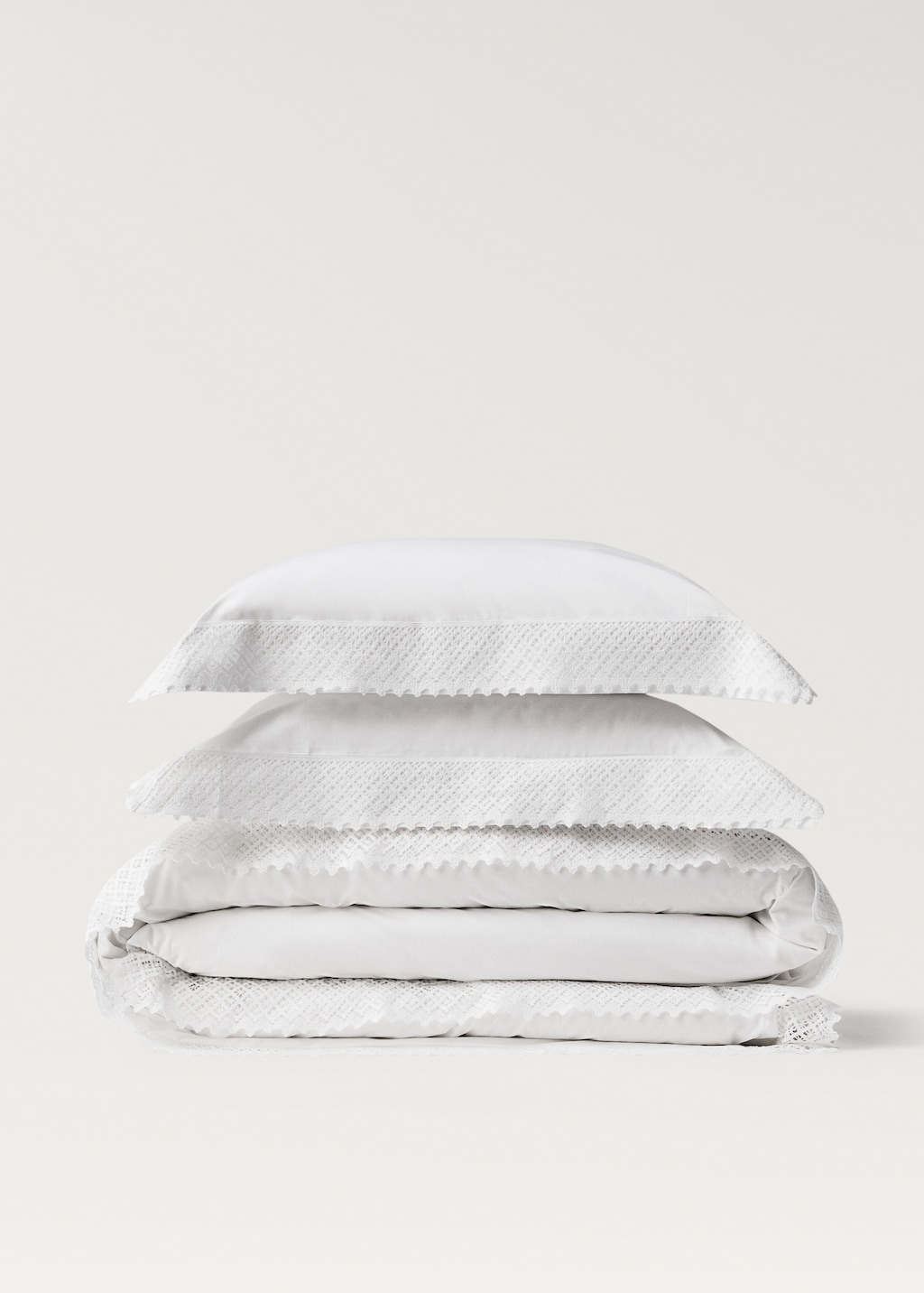 Duvet cover with lace detail for 180/200 cm bed