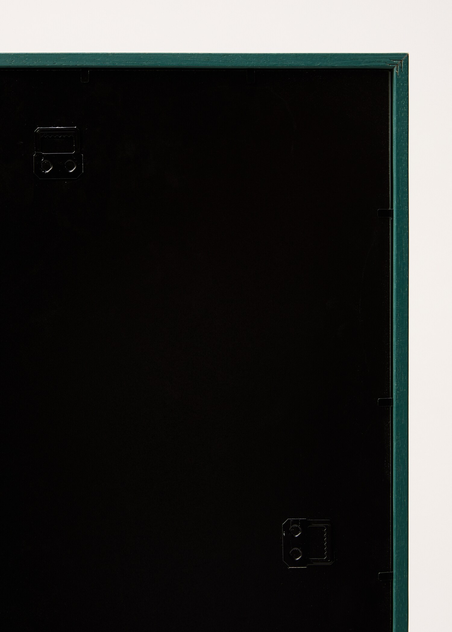 Wooden frame with large lines - Details of the article 3