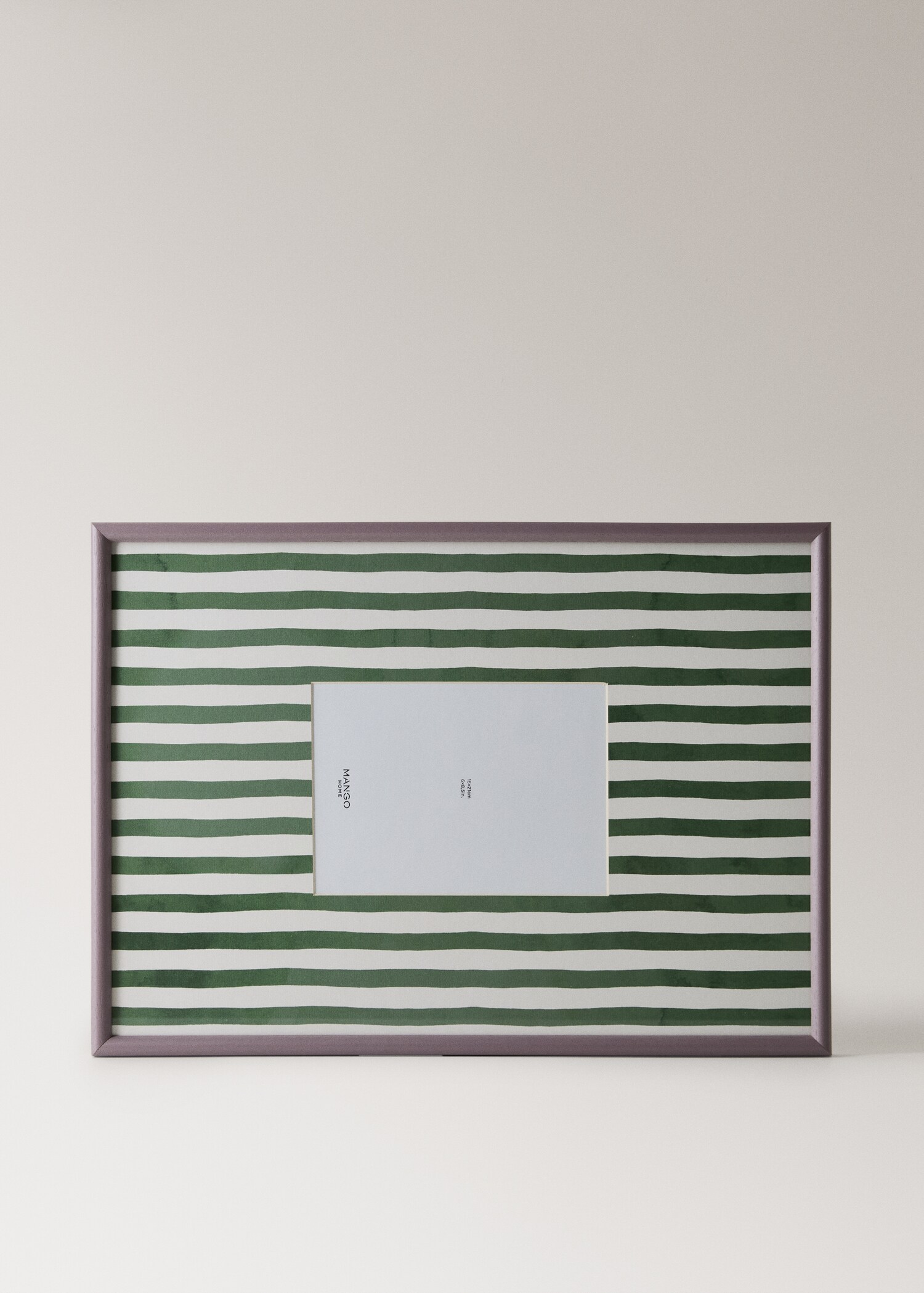 Wooden frame with large lines - Details of the article 3