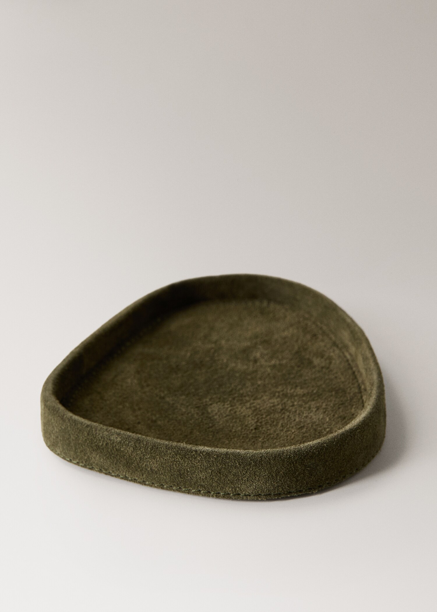 Small leather tray - Details of the article 1