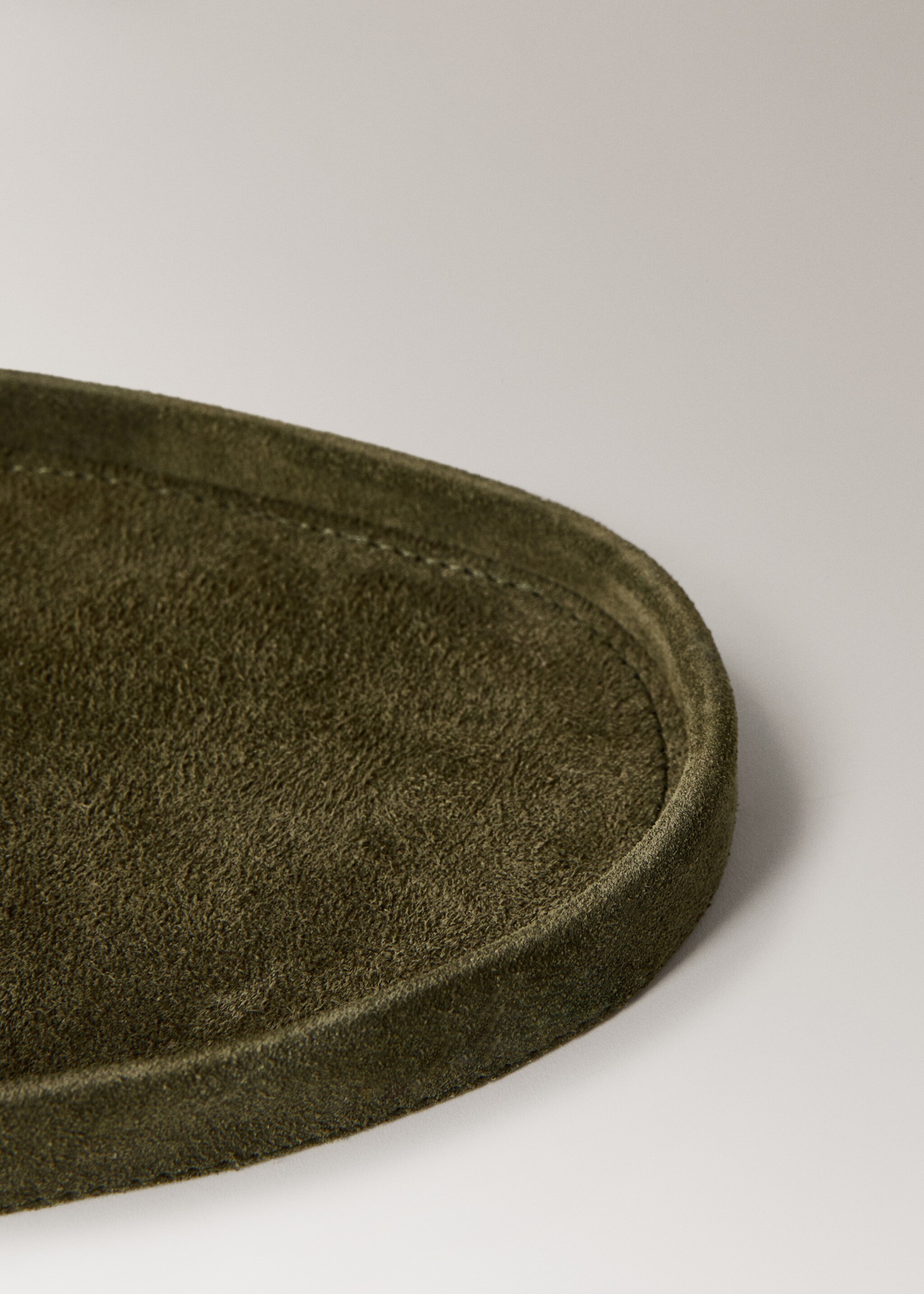 Small leather tray - Details of the article 2, Olive Green. Ref: 17031293-00.