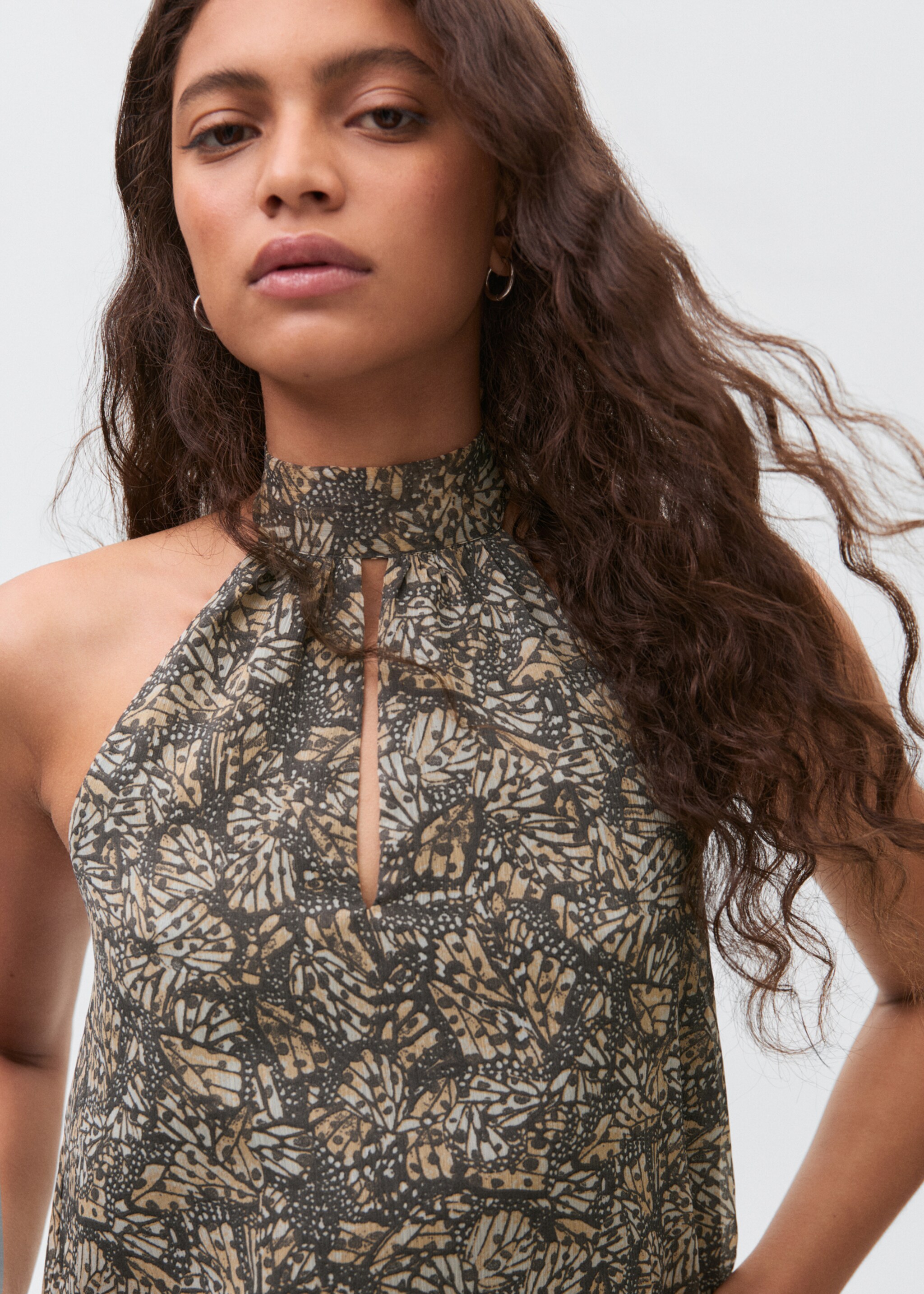 Halter-neck printed top - Details of the article 1