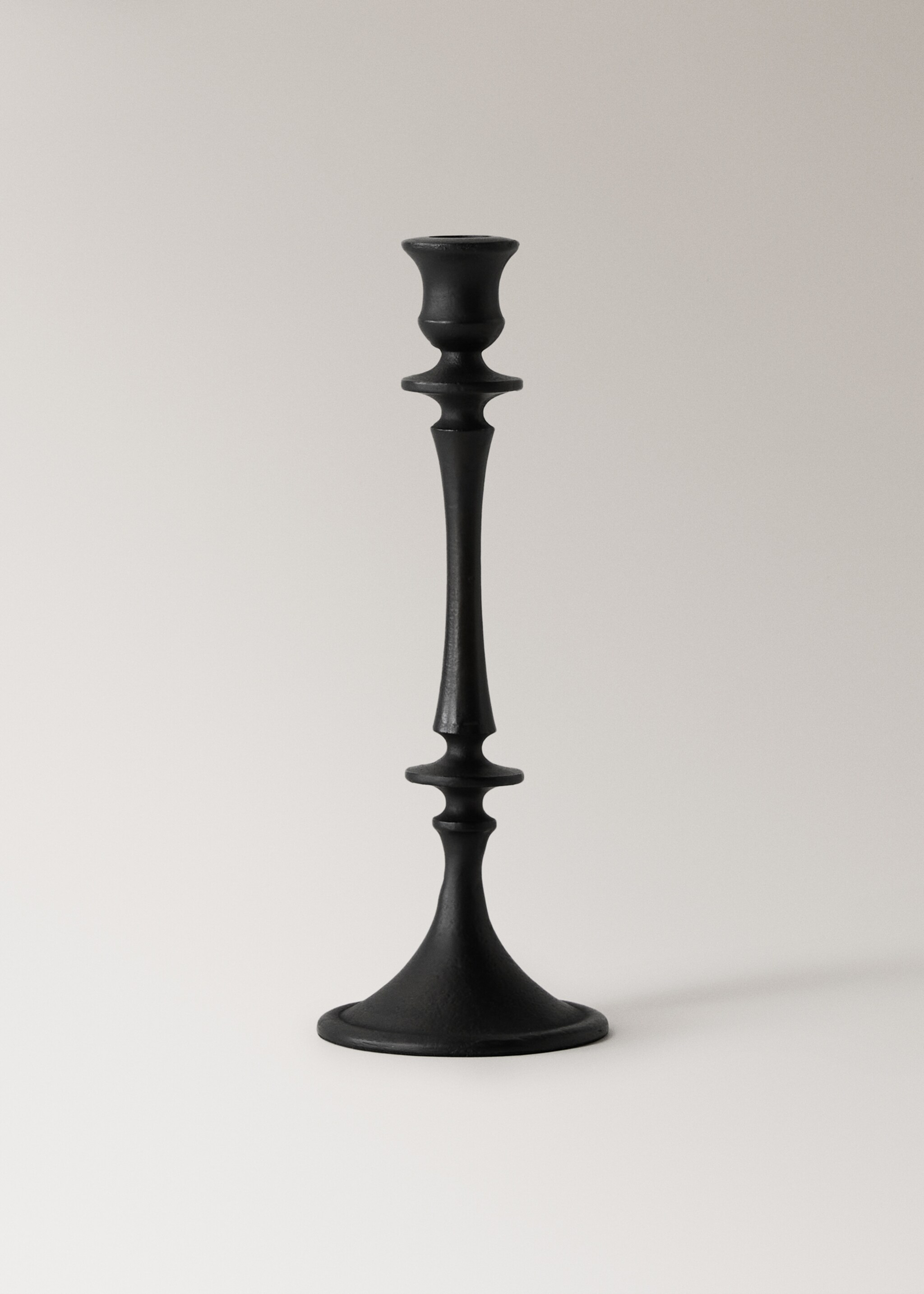 Large matte-finish metal candleholder - Article without model, Black. Ref: 17031522-00.