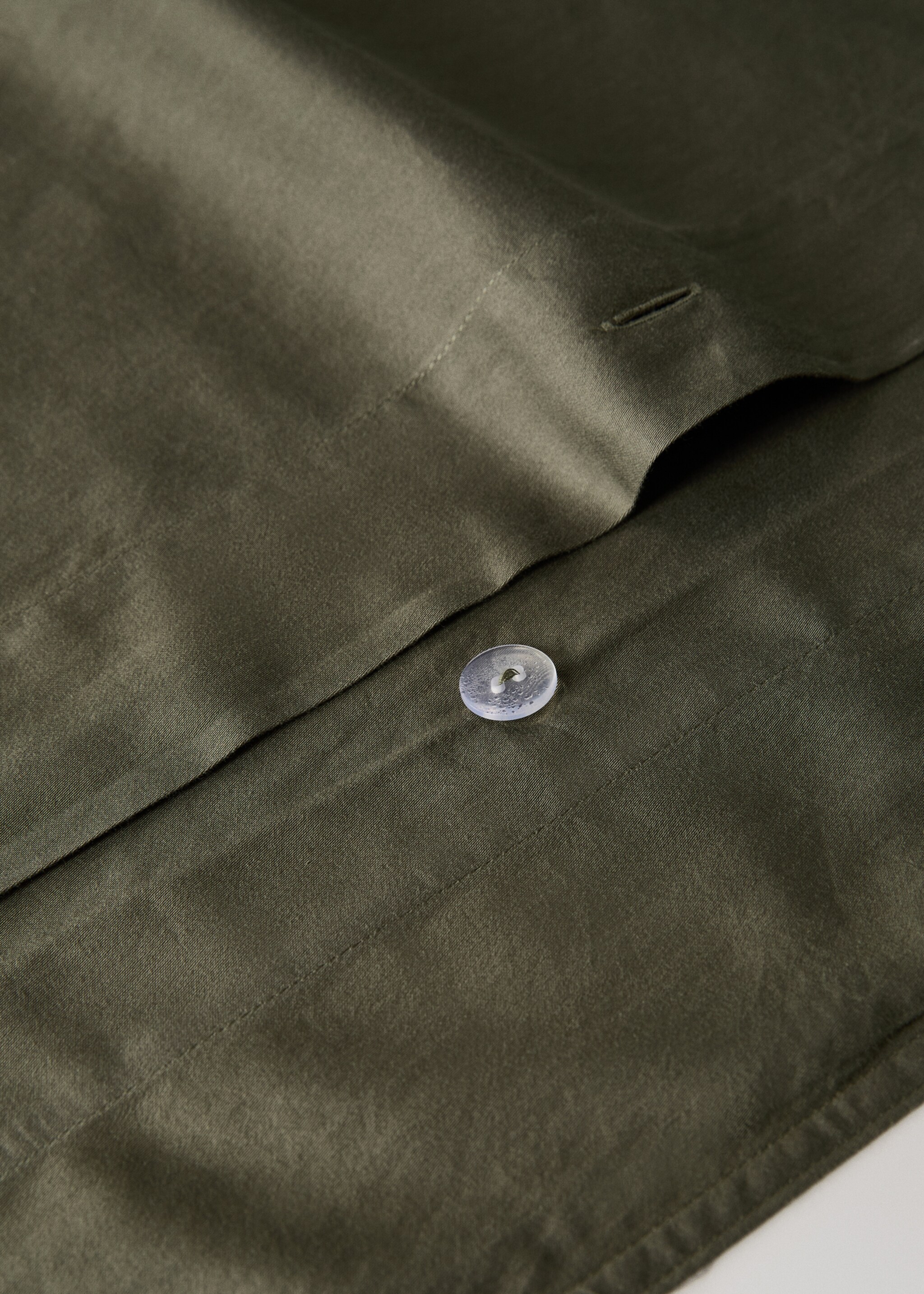 Bettbezug aus Baumwoll-Perkal mit Fadendichte 500 und rundem Paspeldetail für 90 cm Bett - Detail des Artikels 1, Olivengrün. Ref: 17031537-00.