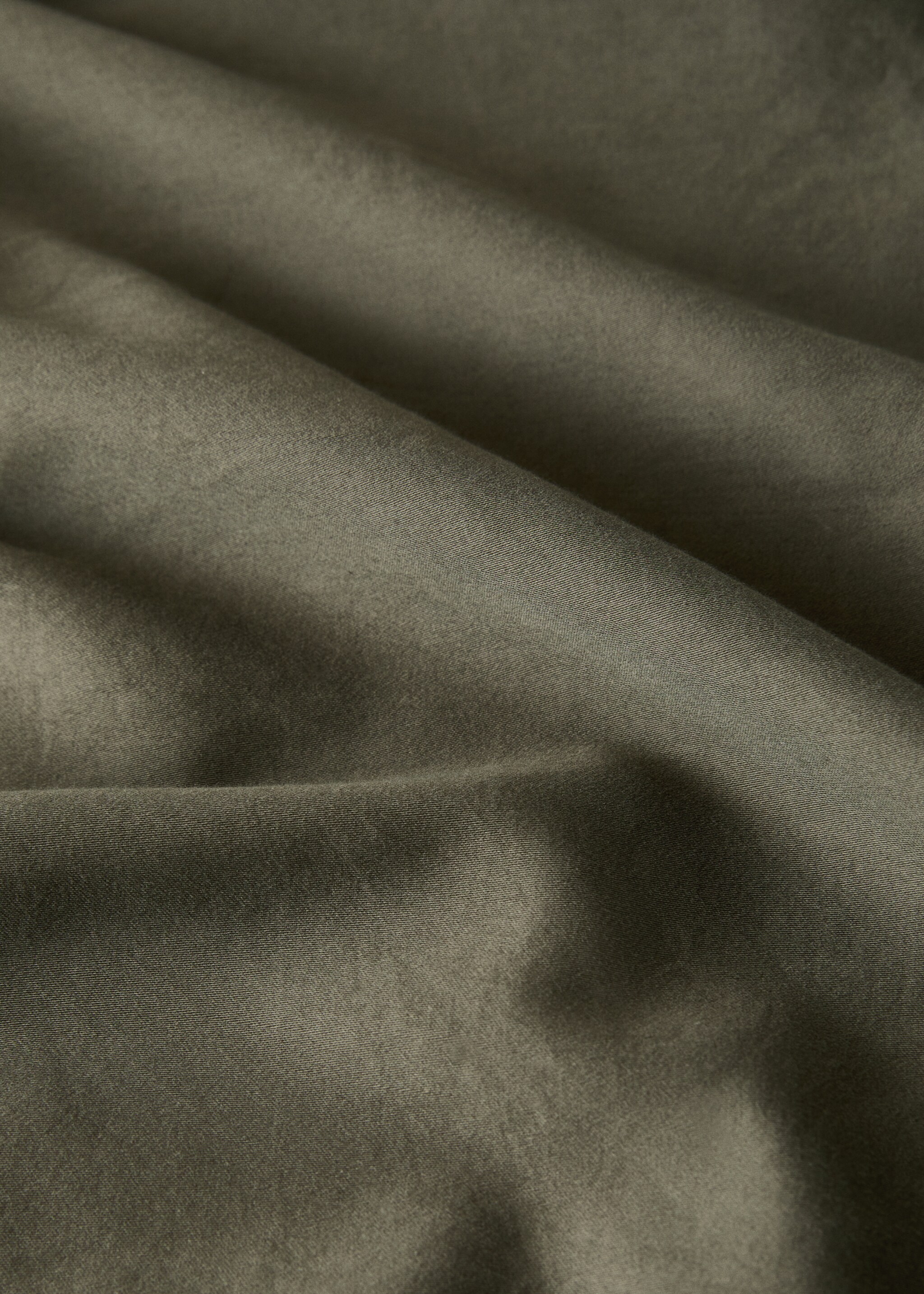 Bettbezug aus Baumwoll-Perkal mit Fadendichte 500 und rundem Paspeldetail für 90 cm Bett - Detail des Artikels 2, Olivengrün. Ref: 17031537-00.