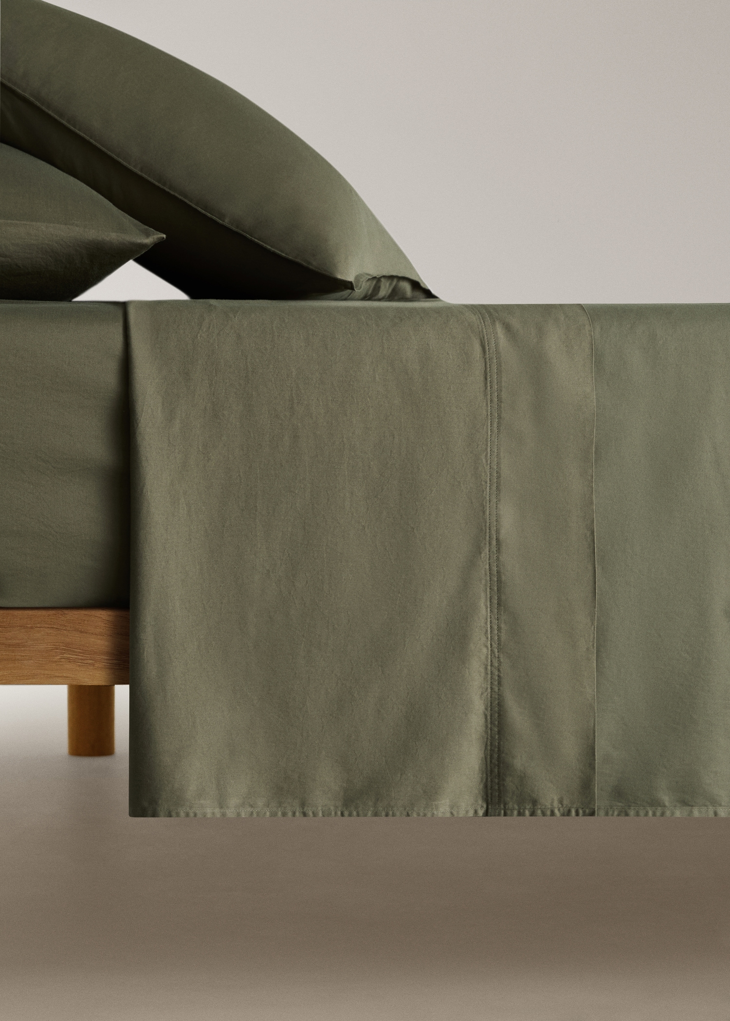Cearceaf superior din bumbac satinat prespălat, cusătură dublă, pentru pat de 135/140 cm - Articol fără model