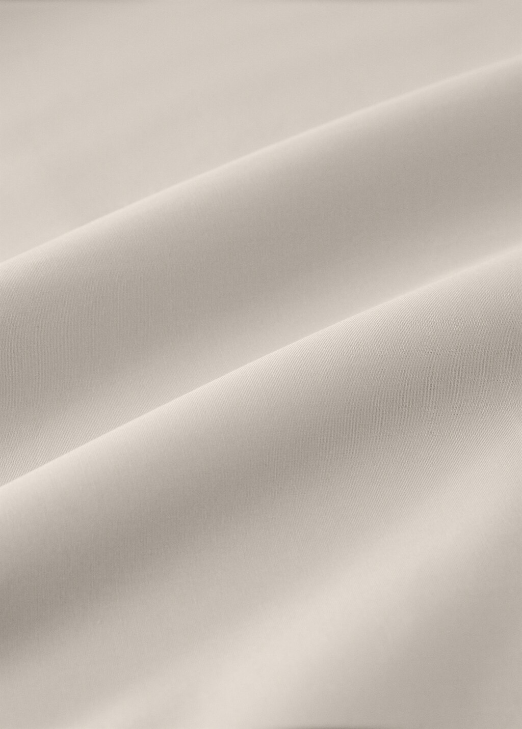 500-thread count cotton percale top sheet with rounded piping detail for 90cm bed