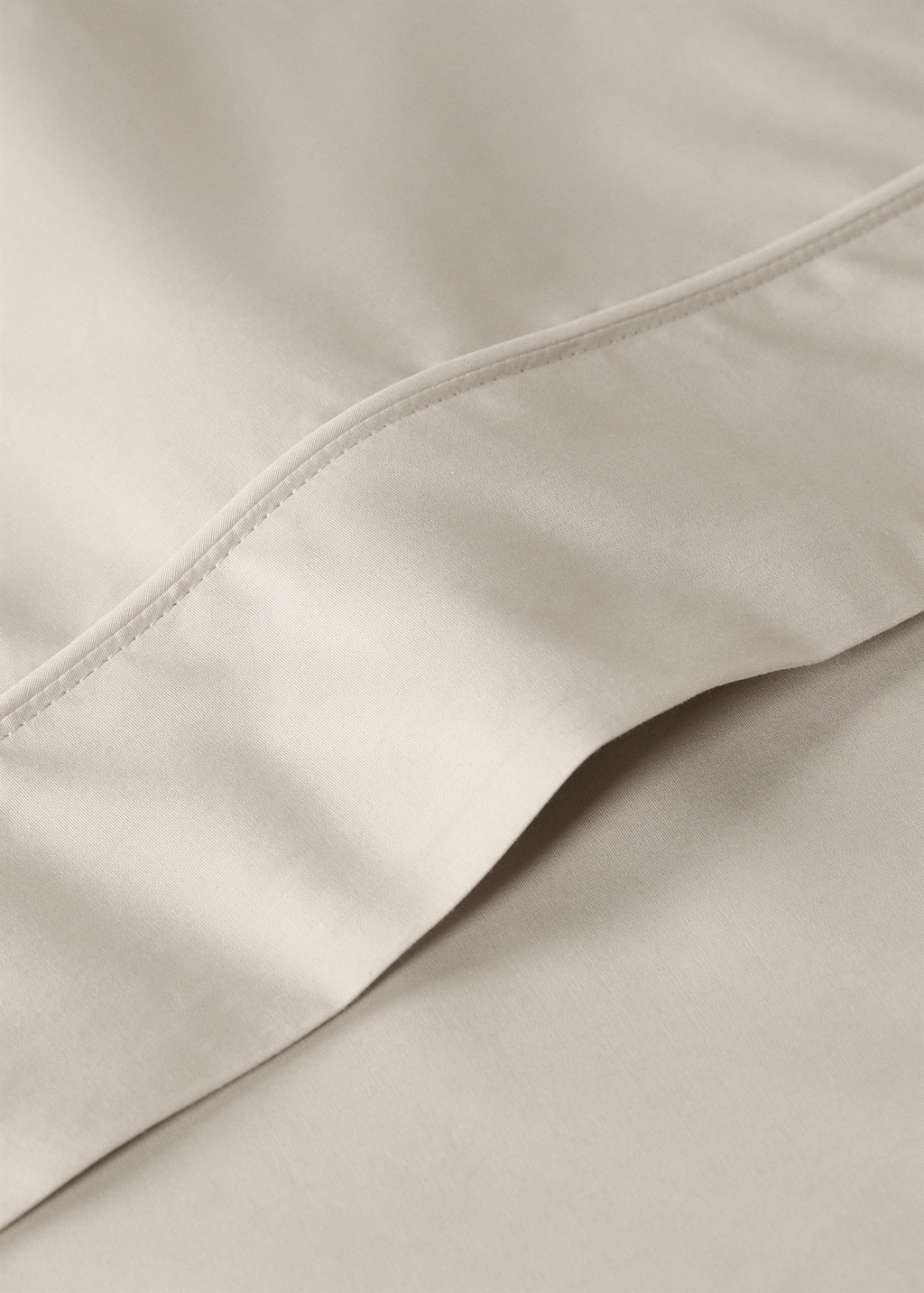 500-thread count cotton percale duvet cover with rounded piping detail for 135/140cm bed