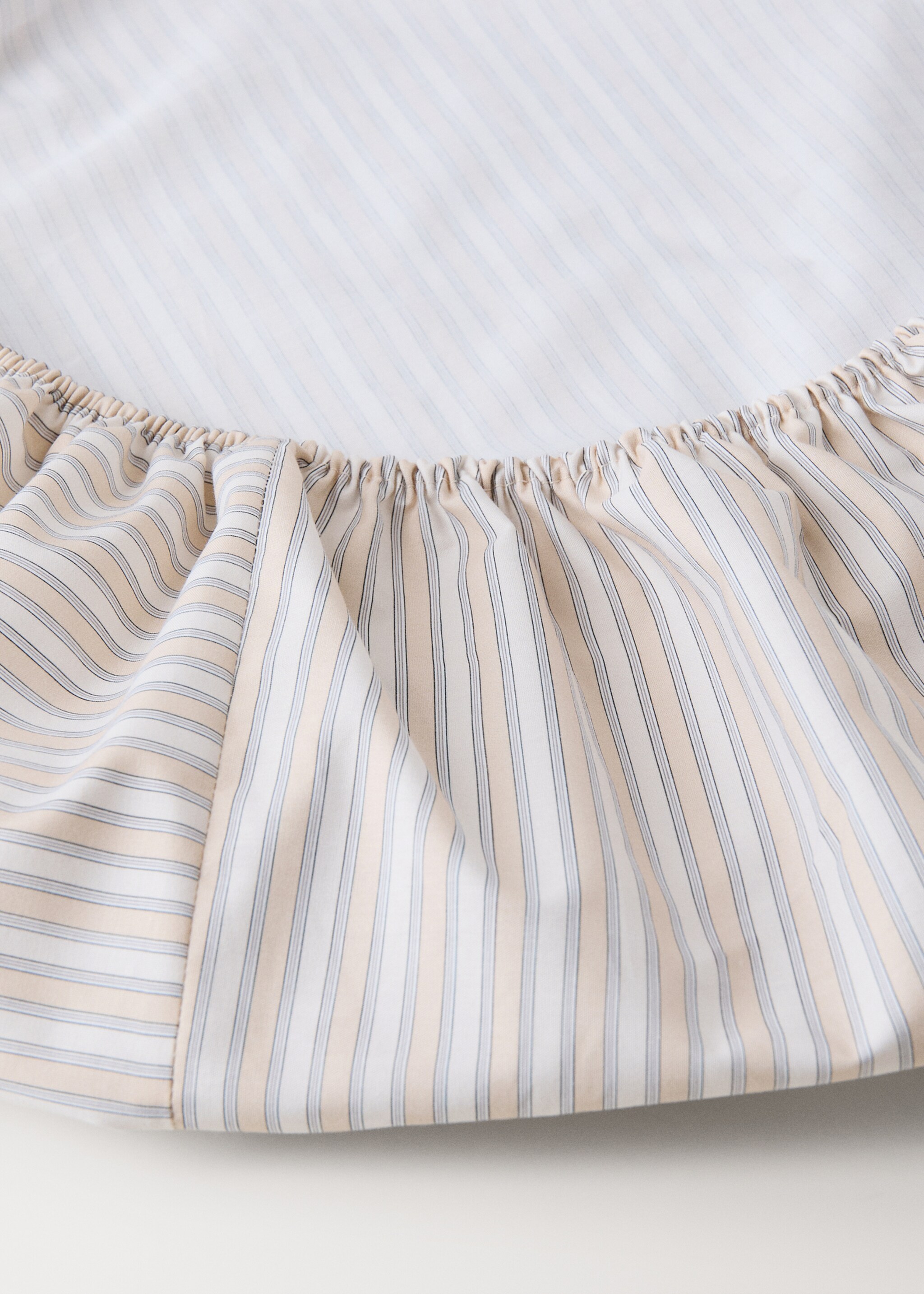 Children's fitted sheet in cotton percale with a fine striped pattern, bed size 135/140 cm - Details of the article 1, Vanilla. Ref: 17031570-00.