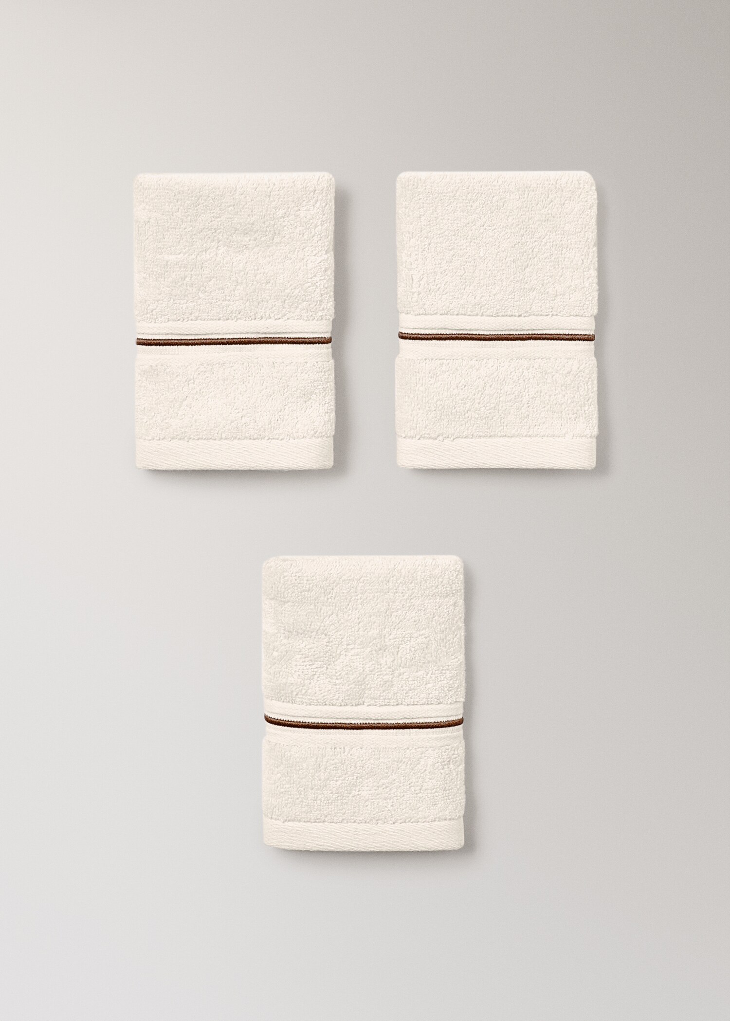 Set of 3 cotton towels with embroidered scalloped edges - Details of the article 3