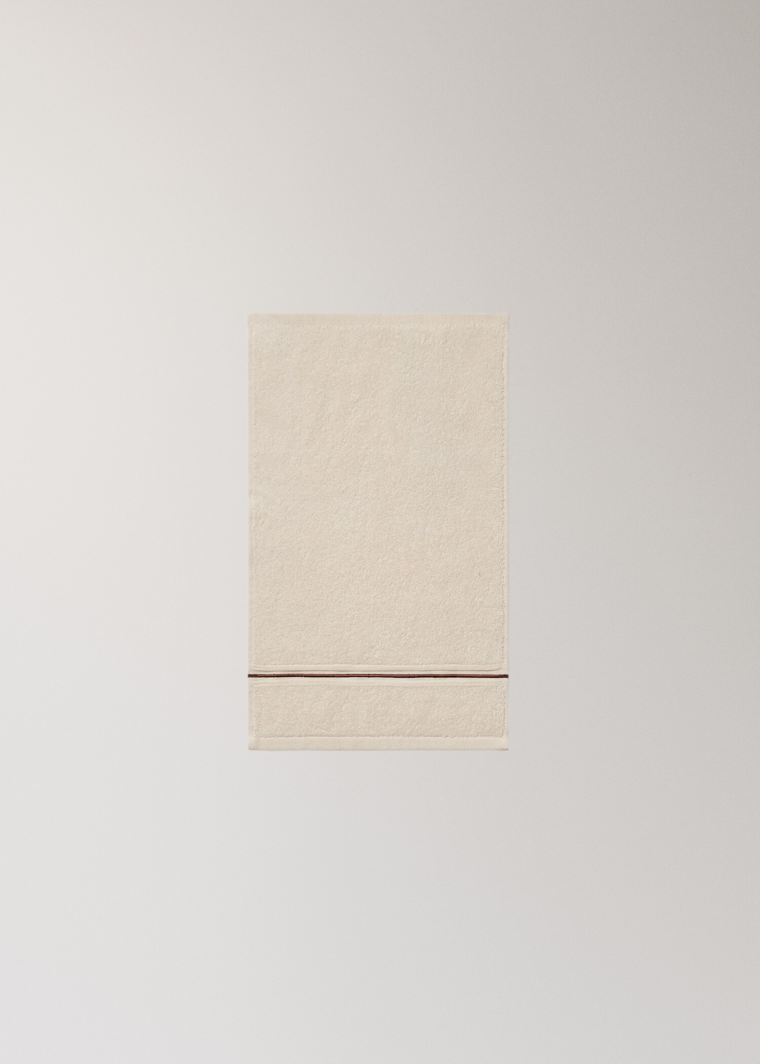 Cotton hand towel with embroidered scalloped edge - Details of the article 4