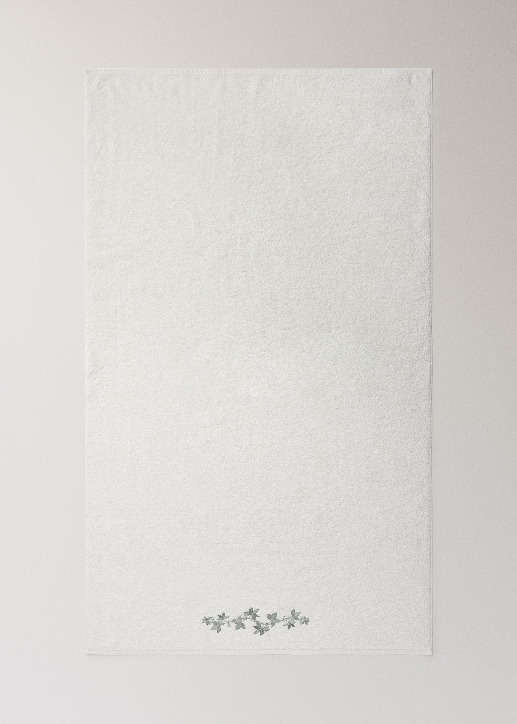 Bath towel with embroidered flower - Details of the article 4, Off White. Ref: 17031582-00.
