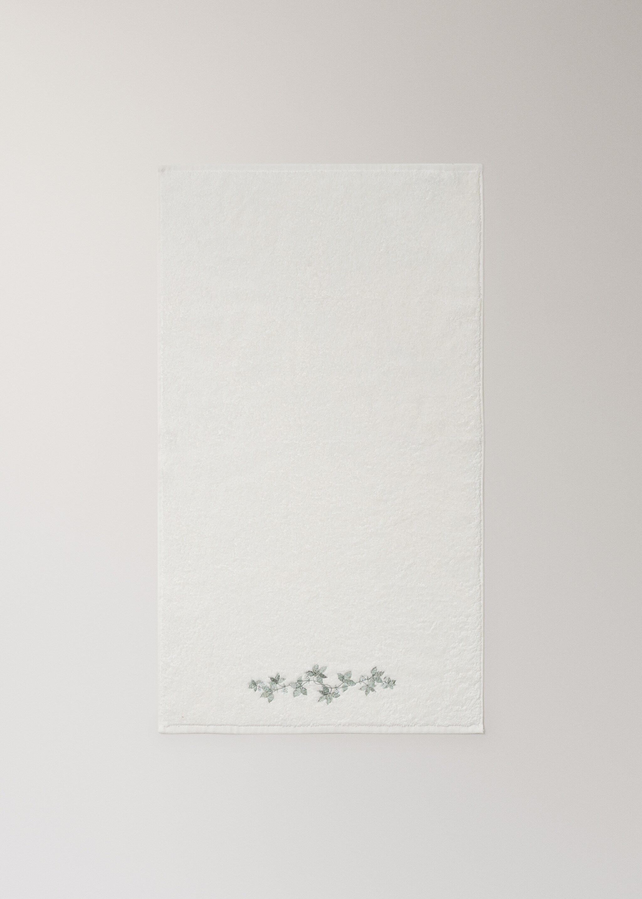 Handduk för handfat med broderad blomma - Detaljer om artikeln 4, Benvit. Ref: 17031583-00.