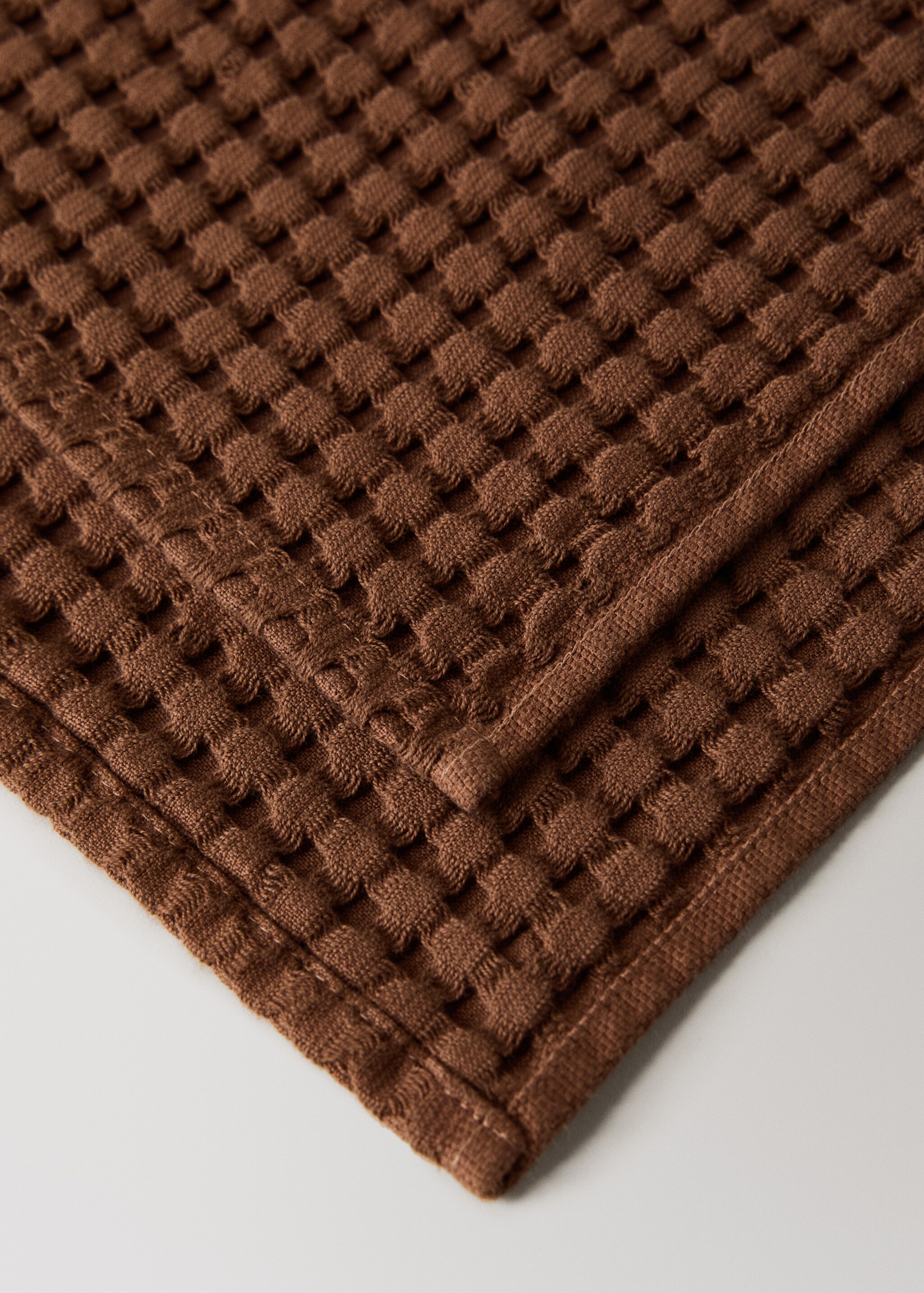 Drap de bain en coton gaufré - Détail de l'article 1, Marron. Ref: 17031587-00.