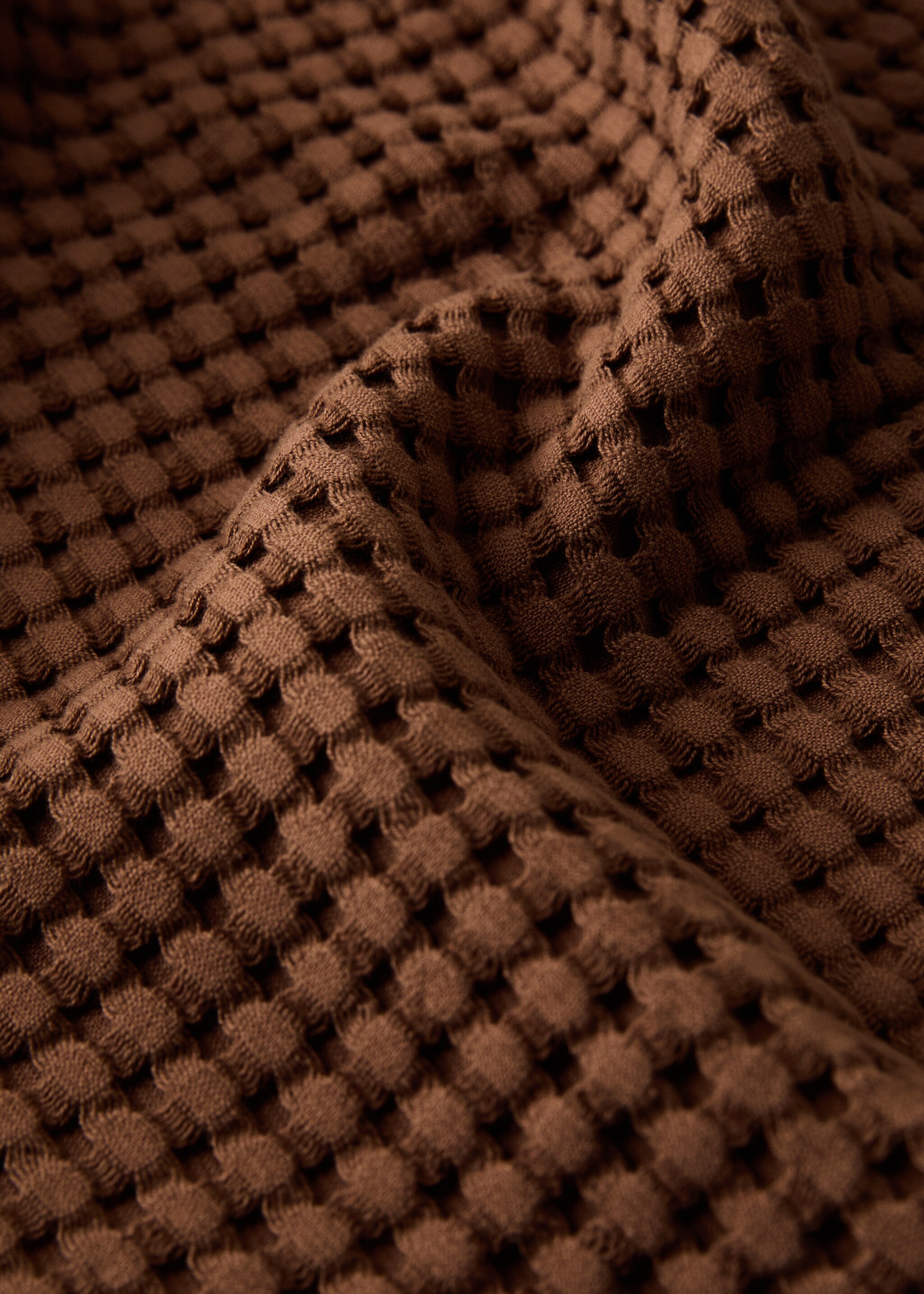 Drap de bain en coton gaufré - Détail de l'article 2, Marron. Ref: 17031587-00.