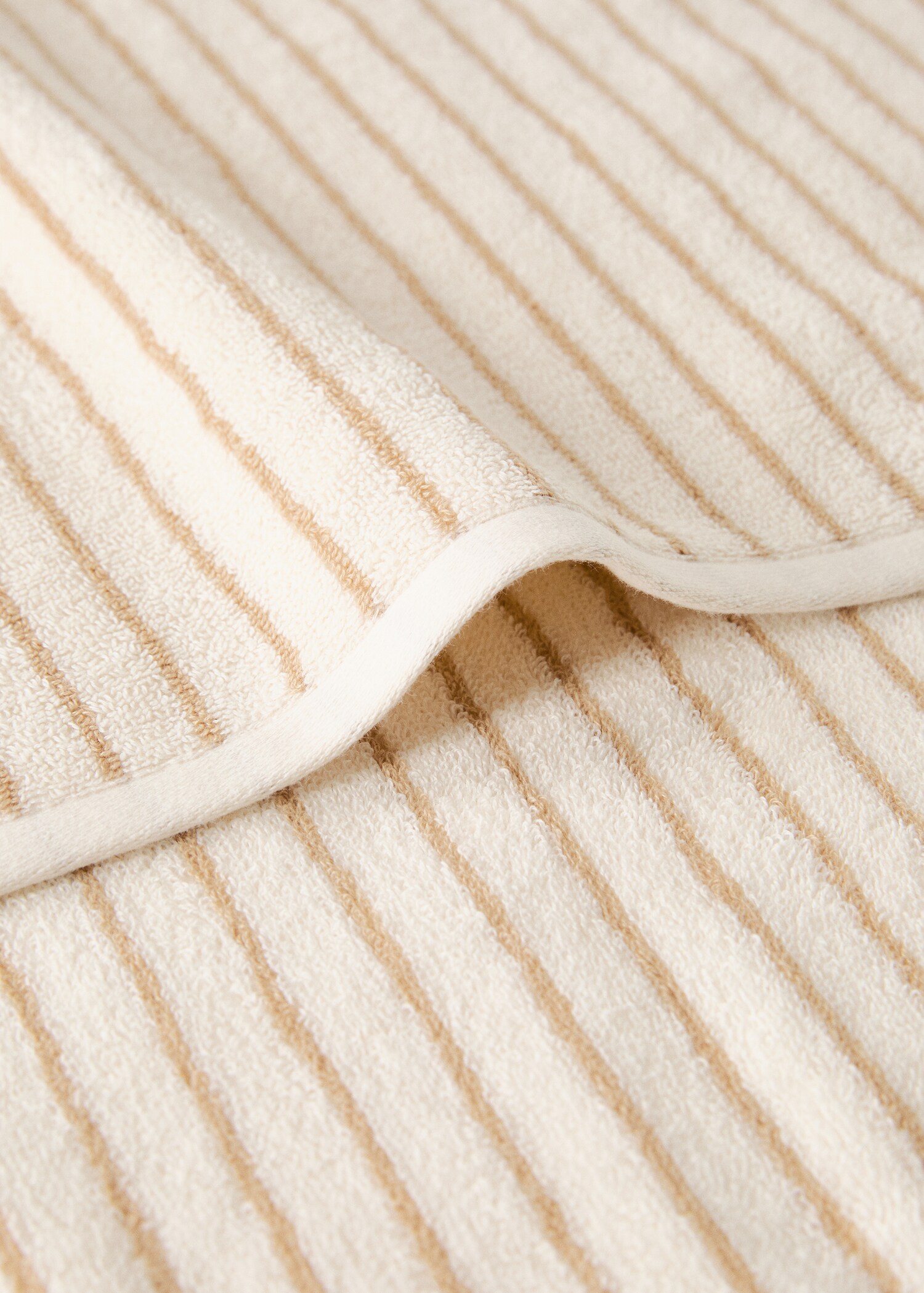 Two-colour stripe cotton bath towel - Details of the article 1