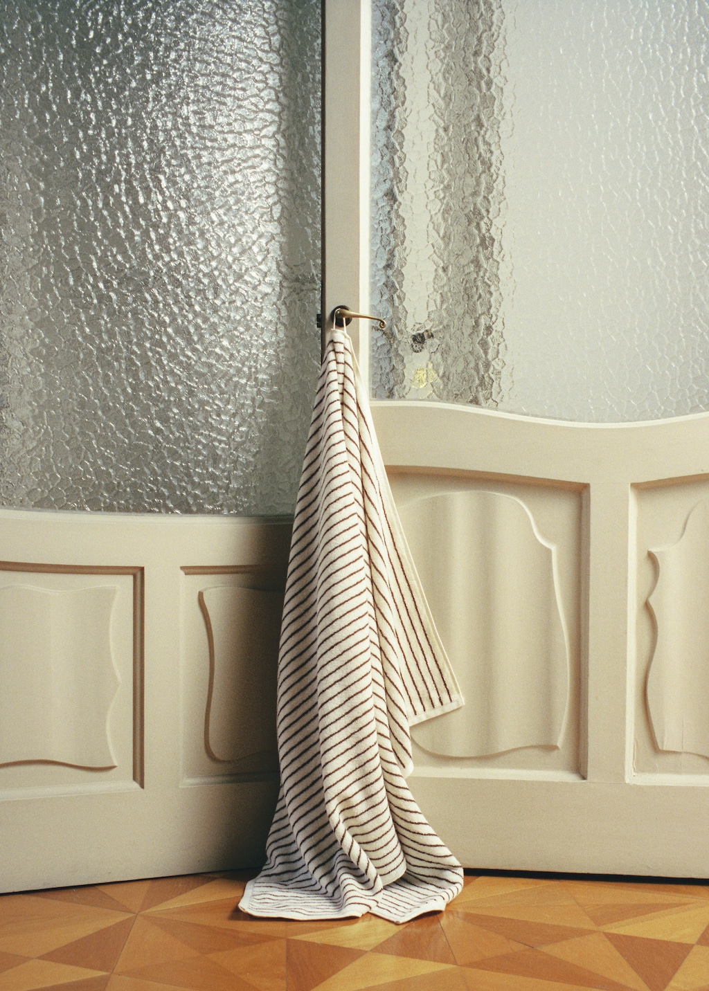 Two-tone striped cotton bath towel