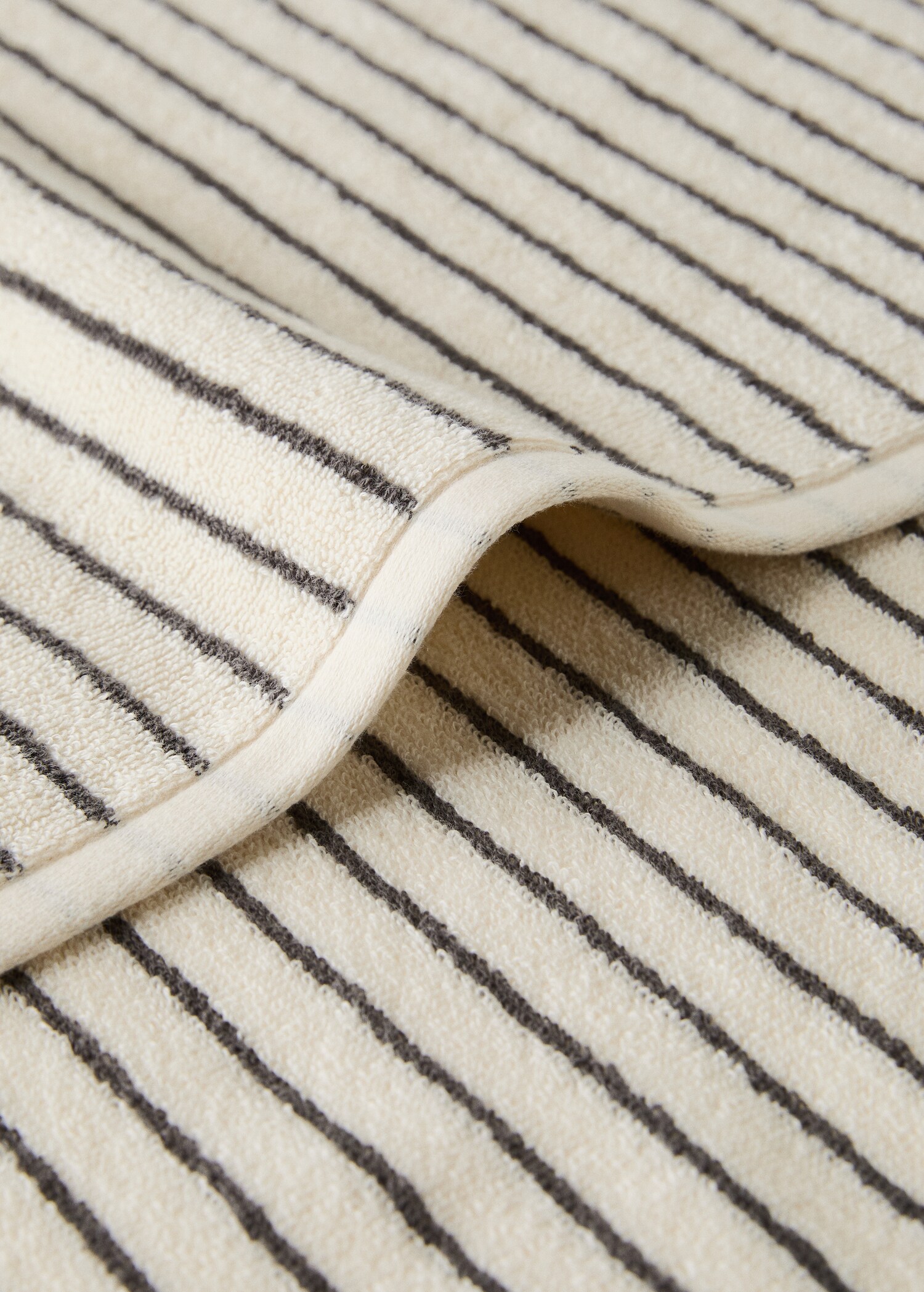 Two-colour stripe cotton bath towel - Details of the article 1