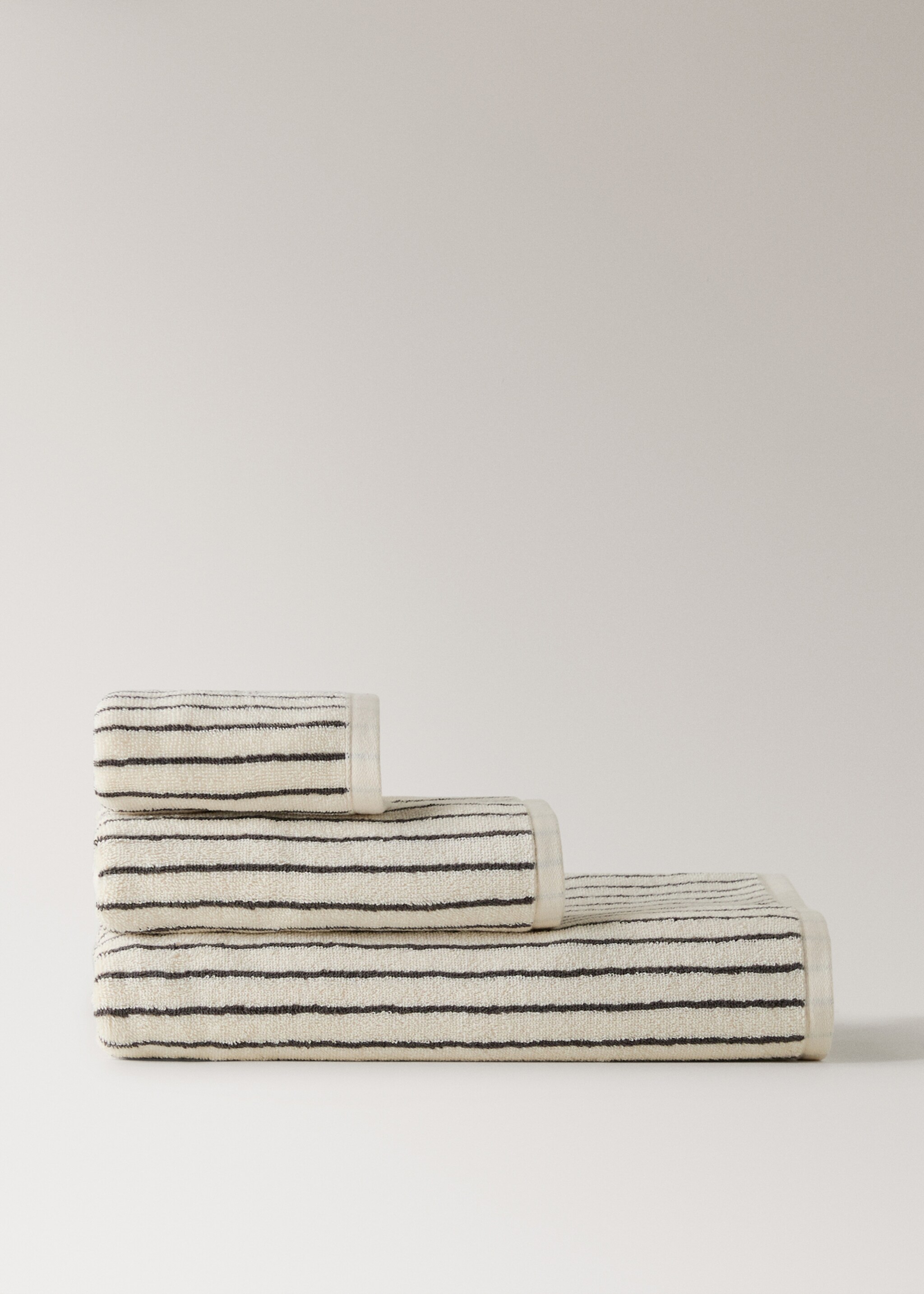 Two-tone striped cotton washcloth - Article without model, Charcoal. Ref: 17031591-00.