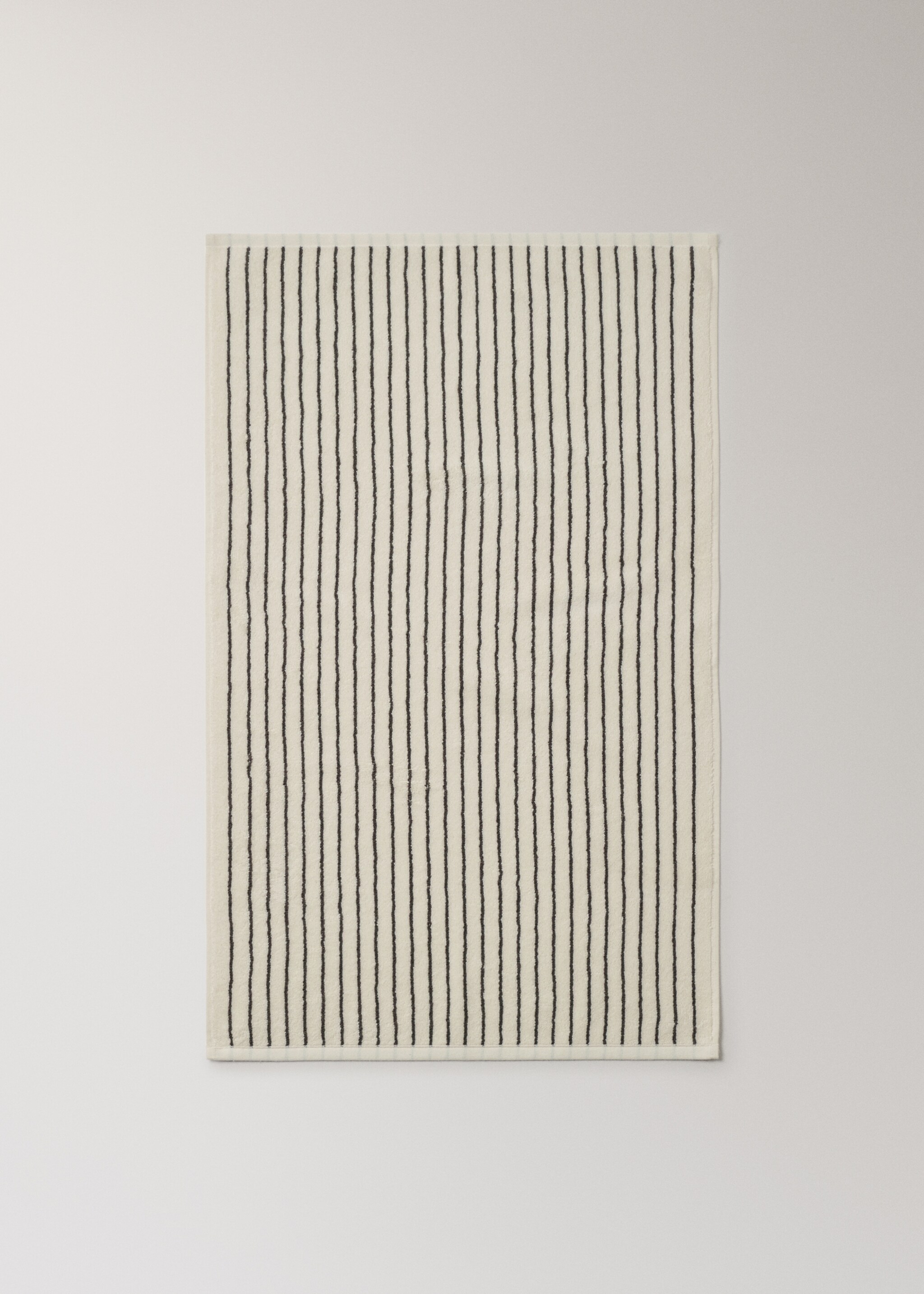 Two-tone striped cotton washcloth - Details of the article 4, Charcoal. Ref: 17031591-00.