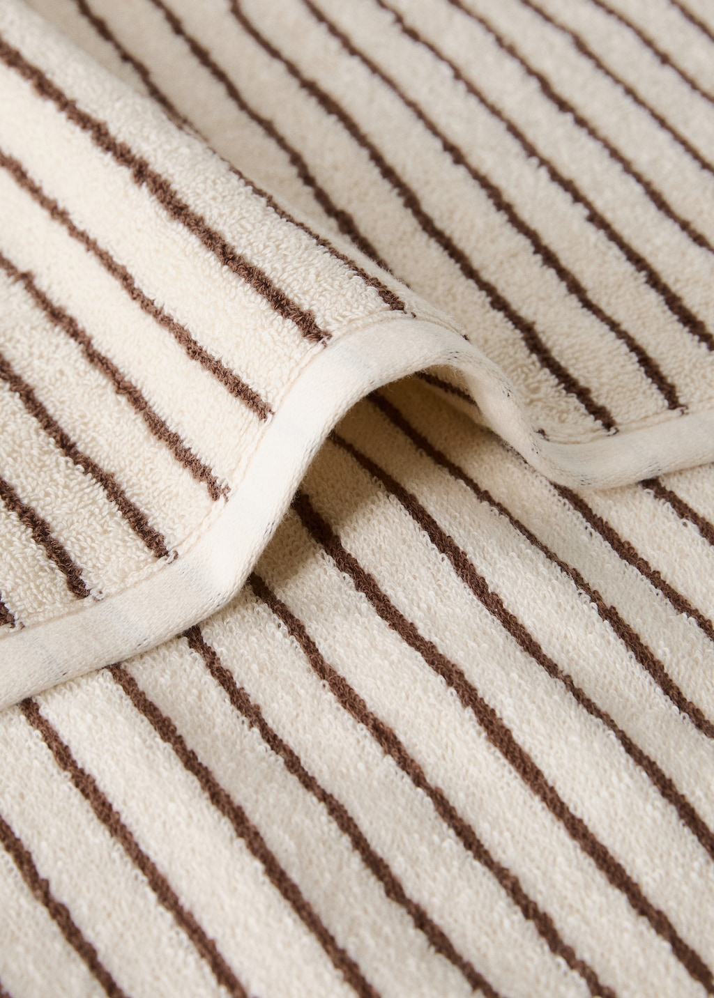 Cotton towel with two-tone stripes