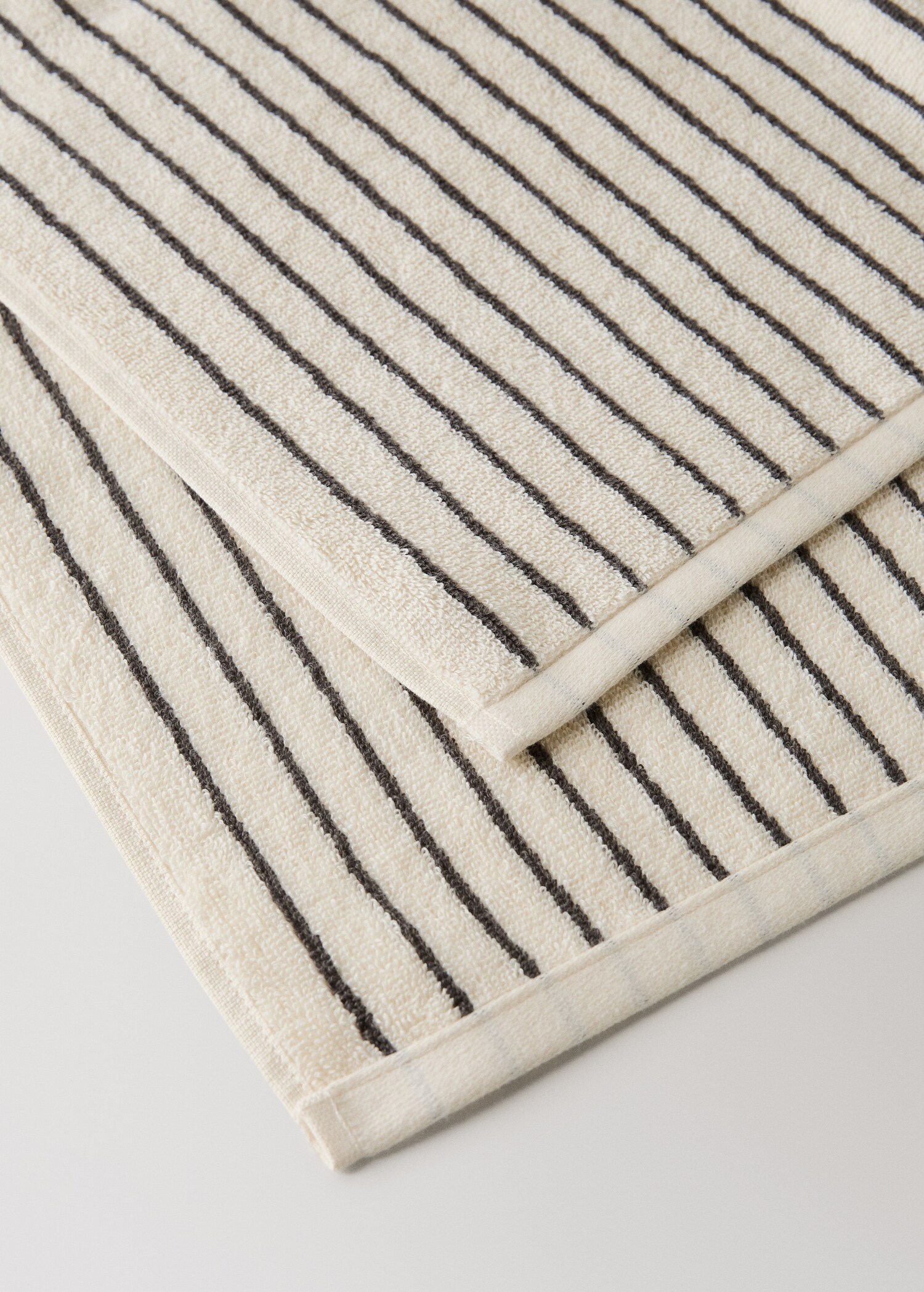 Two-colour stripe cotton towel - Details of the article 2
