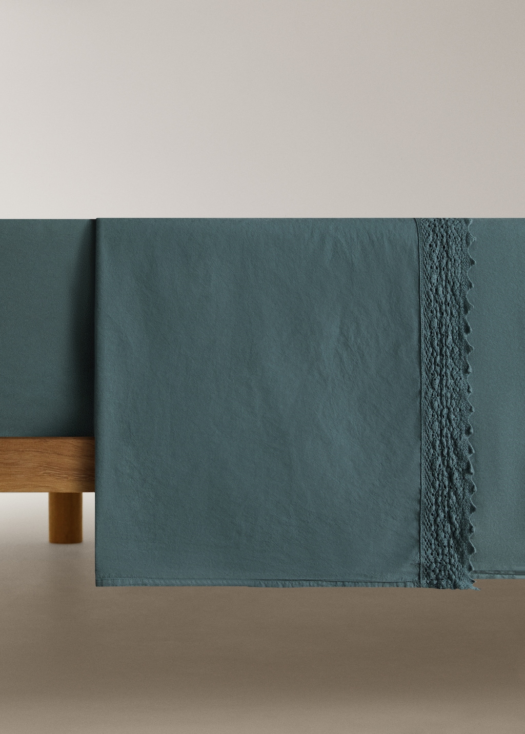 Washed cotton top sheet with lace trim for 150/160 cm bed