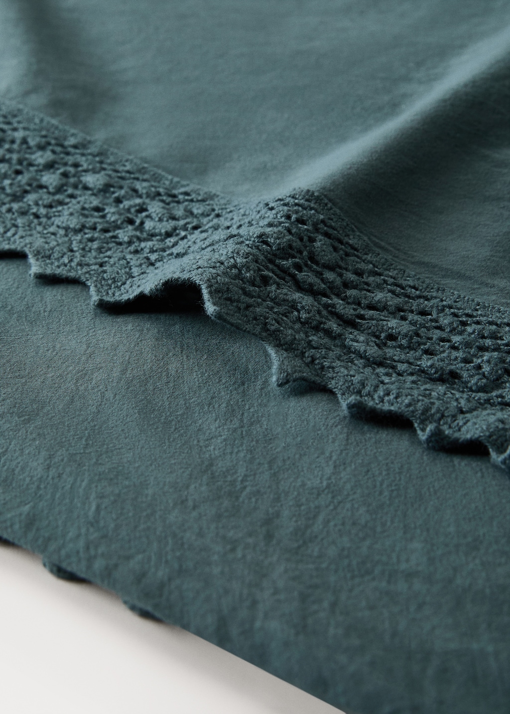 Washed cotton top sheet with lace trim for 150/160 cm bed